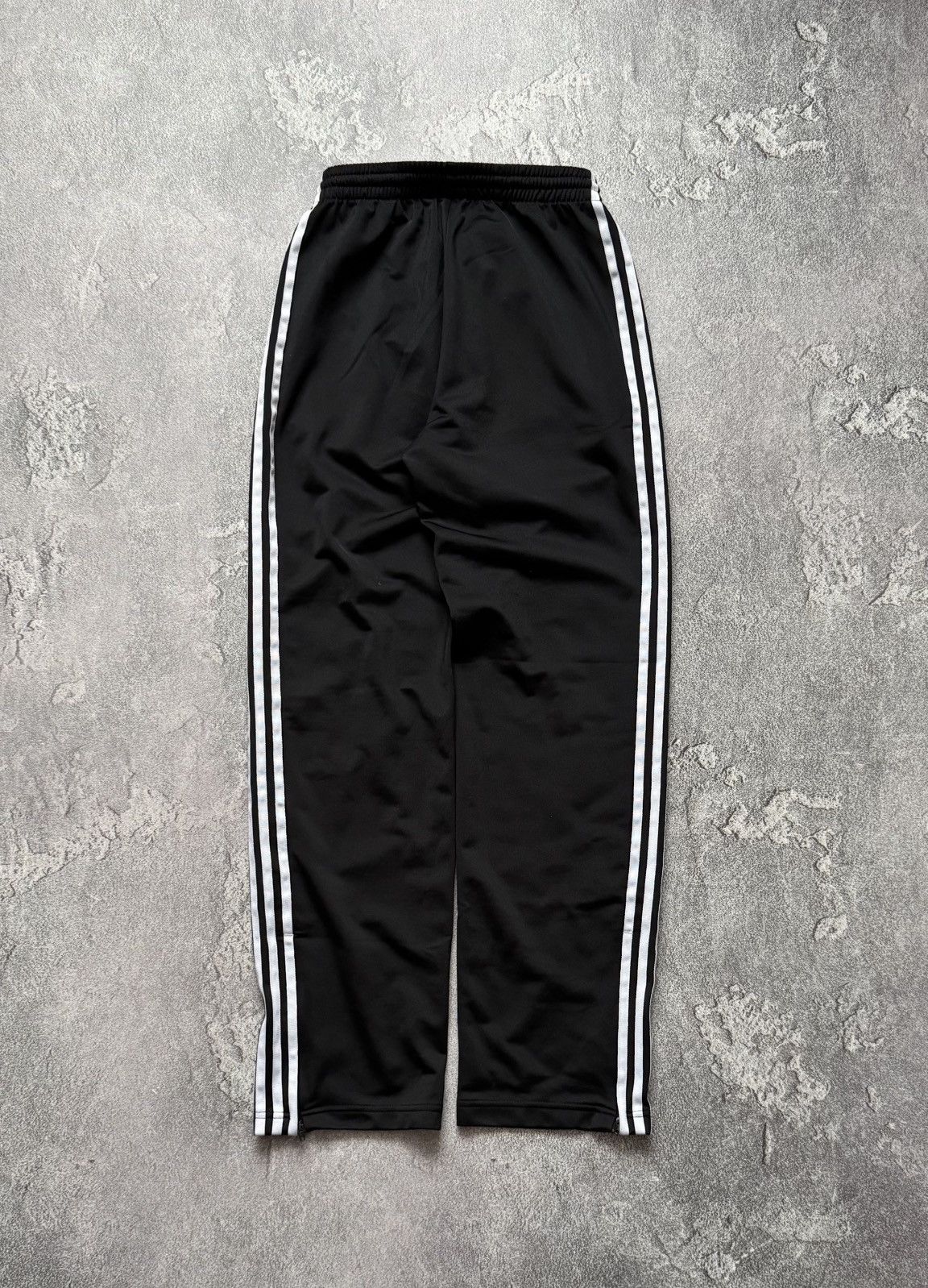 Adidas × Vintage Adidas Wmns relaxed sweatpants pant trouser 3 stripes Size 26" / US 2 / IT 38 - 15 Thumbnail