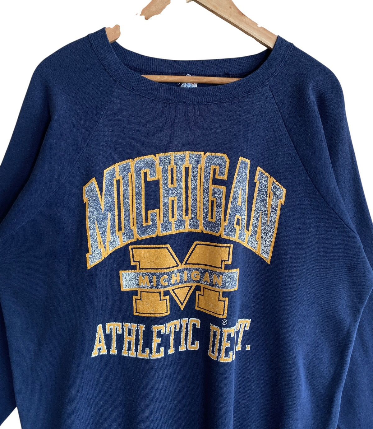 Champion Very Rare Vintage Brand Champion Michigan Sweatshirt 1980s Size US L / EU 52-54 / 3 - 3 Thumbnail