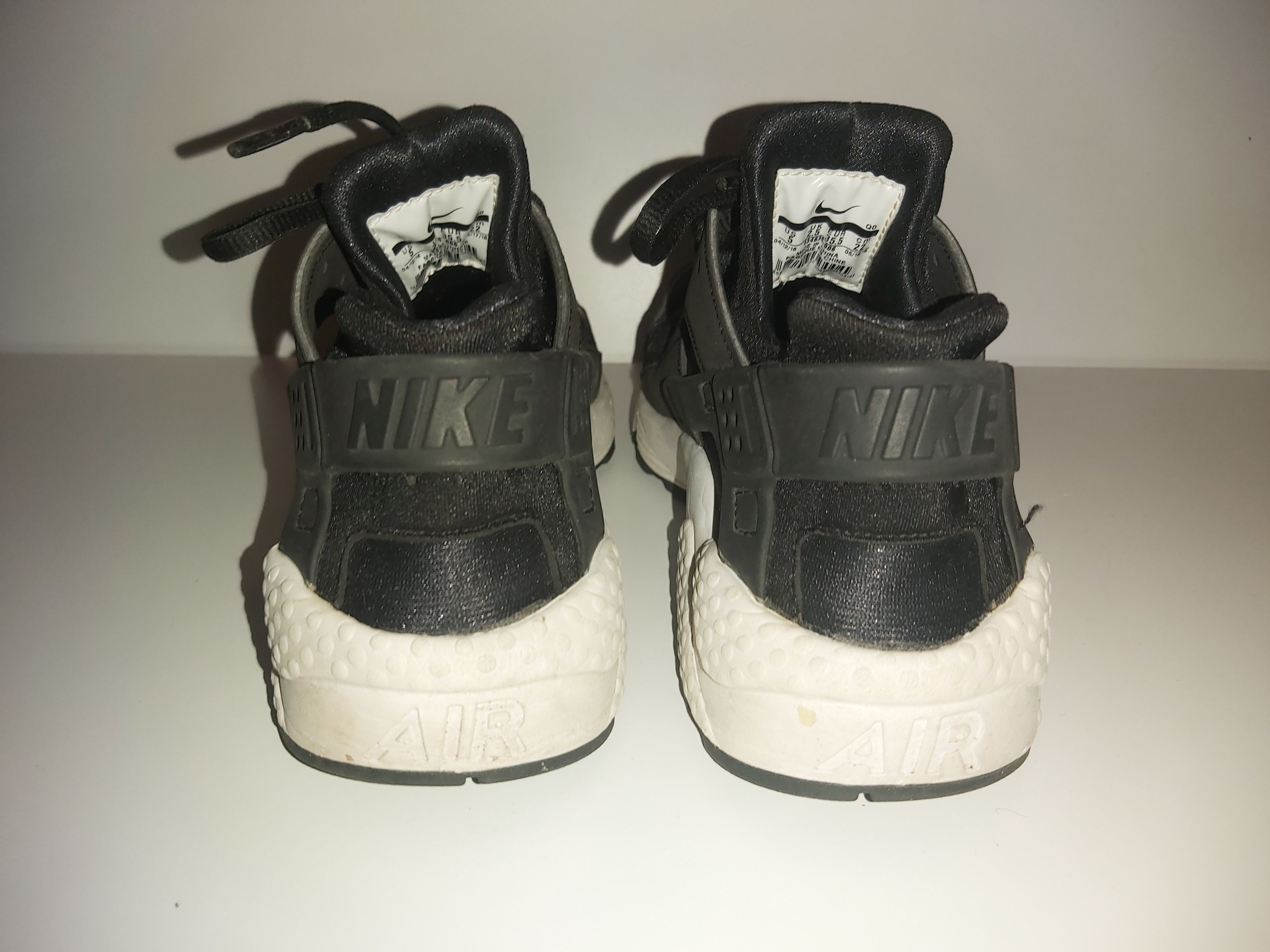 Nike 35,5eur 5us NIKE AIR HUARACHE WMNS "Black-White" 634835-006 Size US 5 / IT 35 - 8 Thumbnail