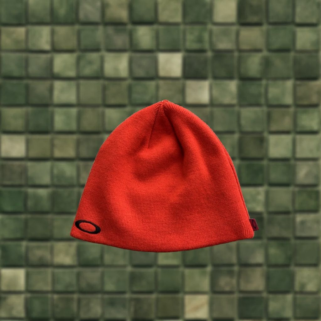 Oakley VINTAGE Oakley Beanie Hat One Size Men Orange Embroidered Logo 90s Streetwear Outdoor Casual Size ONE SIZE - 1 Thumbnail