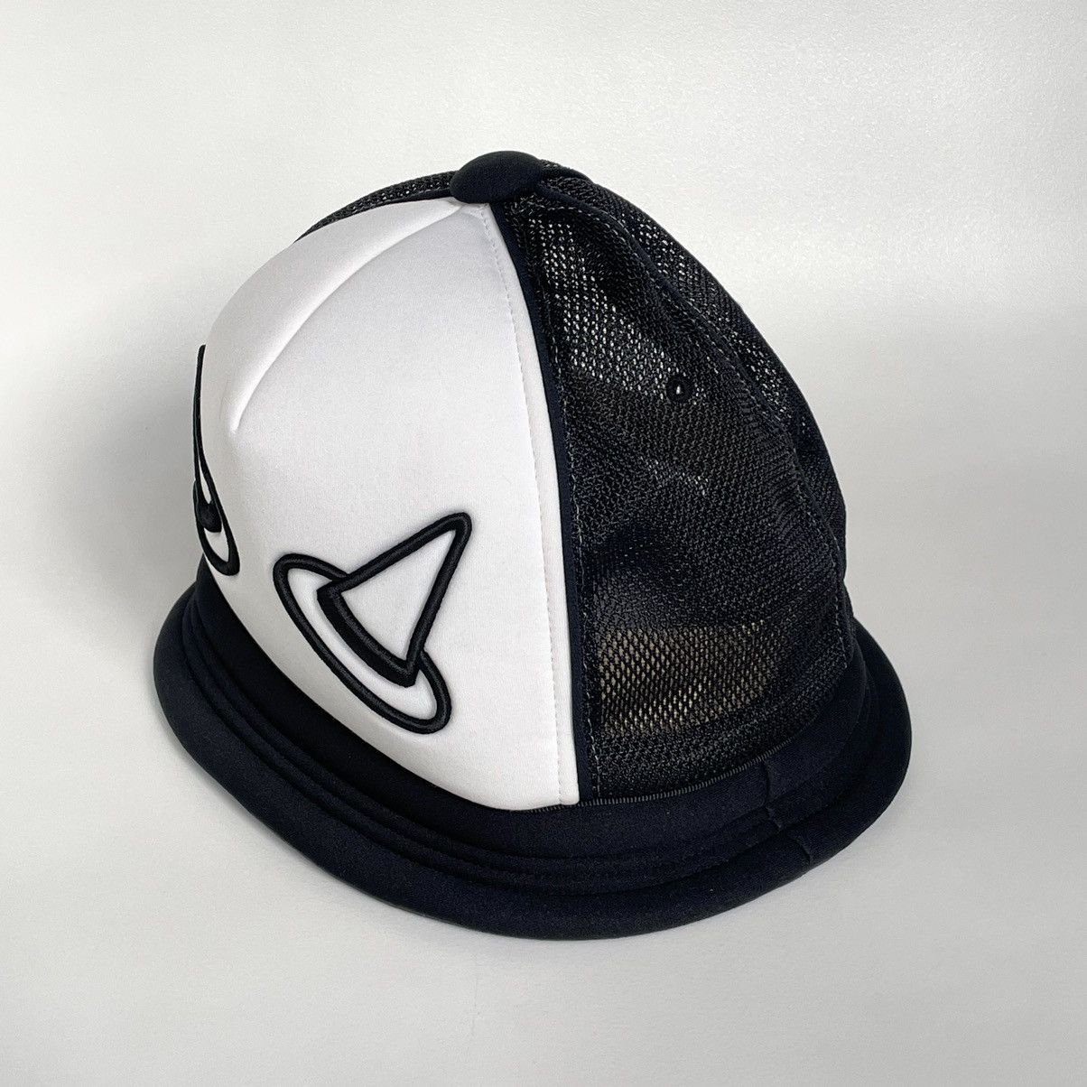 Comme des Garcons ‘Devil Horn’ Mesh Bucket Hat Size ONE SIZE - 3 Thumbnail