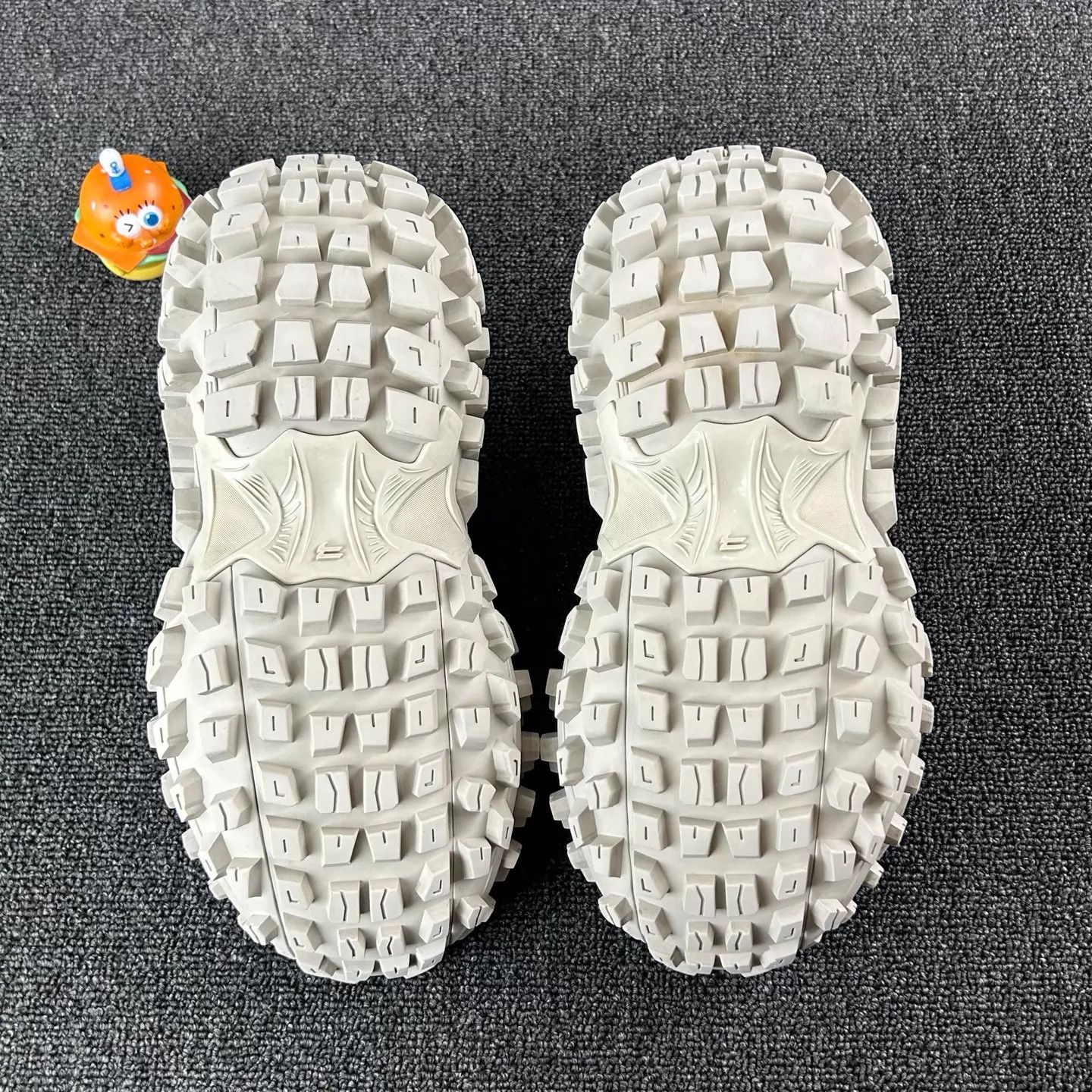 Balenciaga Balenciaga Gray Tire Shoes EU40 Near Mint OG Box/Extras Size US 10 / EU 43 - 6 Thumbnail