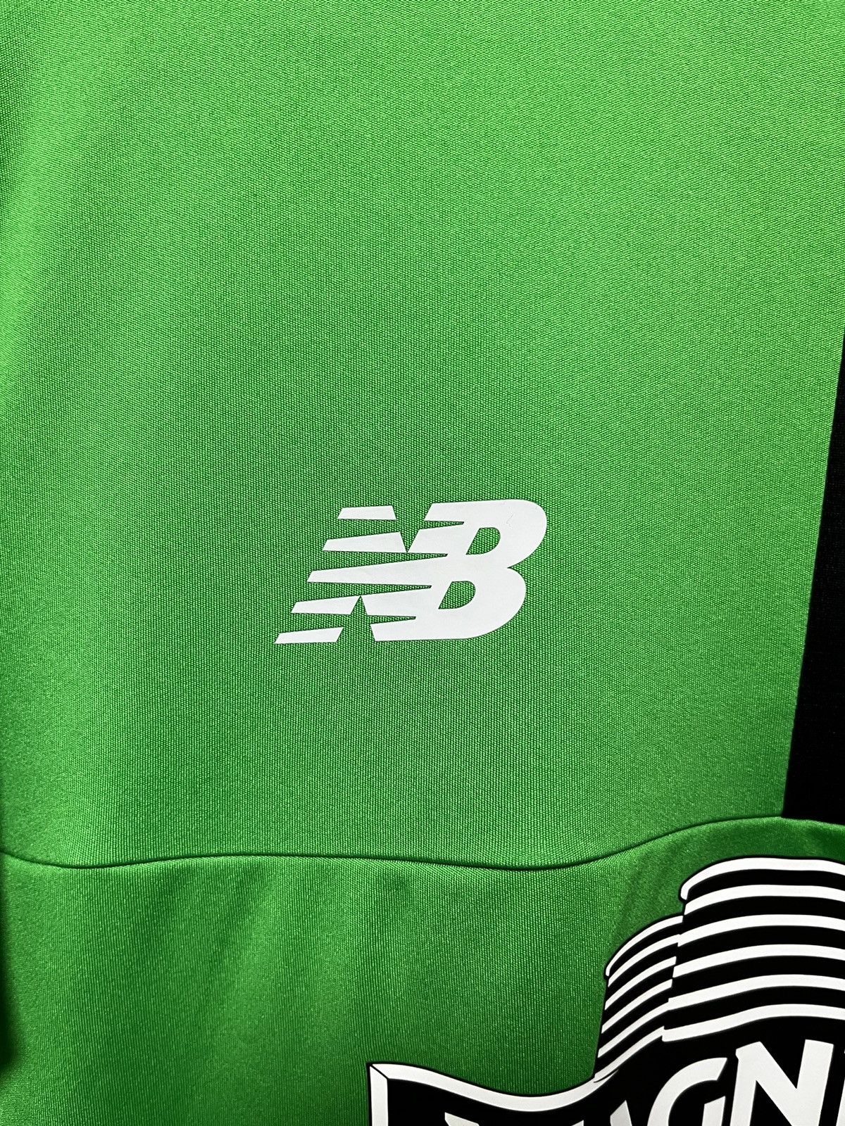 New Balance ⚽️ CELTIC 2016 2017 NEW BALANCE SOCCER JERSEY FOOTBALL SHIRT Size US L / EU 52-54 / 3 - 5 Thumbnail
