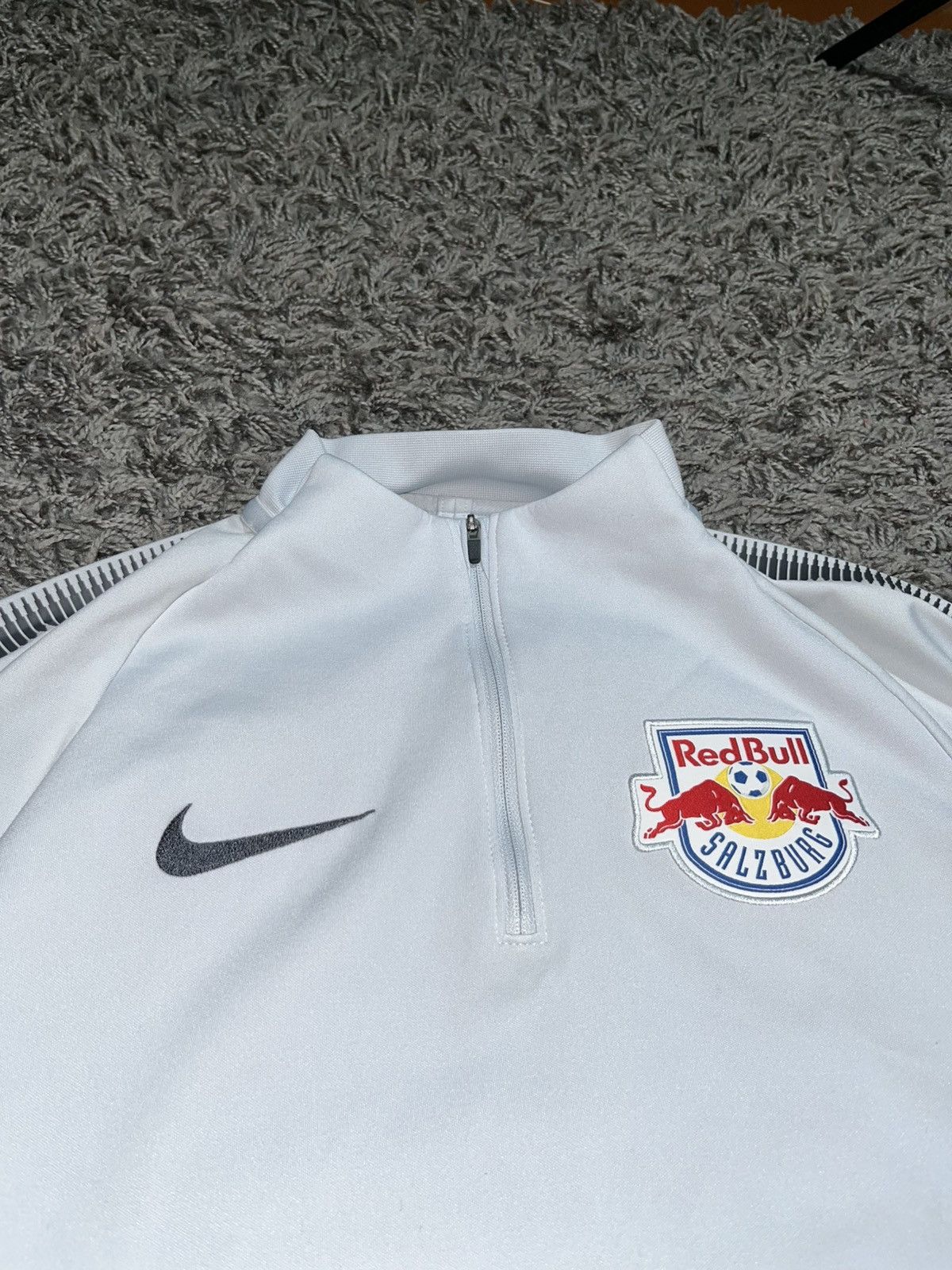 Nike NIKE RED BULL SALZBURG #14 TRAINING TRIKOT SOCCER JERSEY Size US S / EU 44-46 / 1 - 2 Thumbnail