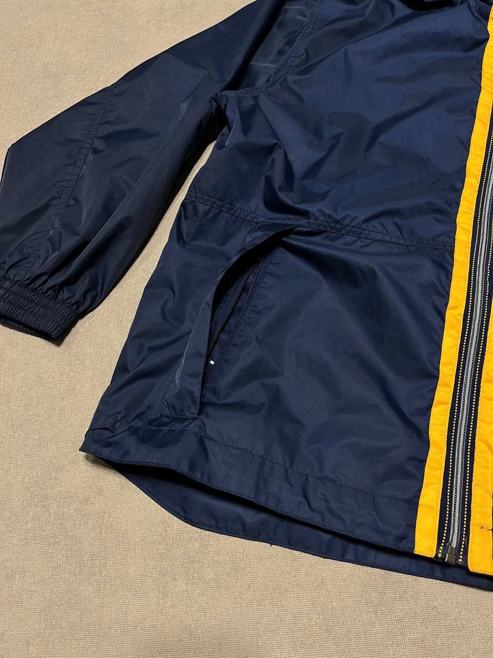 Nike Vintage Nike Windbreaker Track Jacket Big Logo Men Size US M / EU 48-50 / 2 - 9 Thumbnail