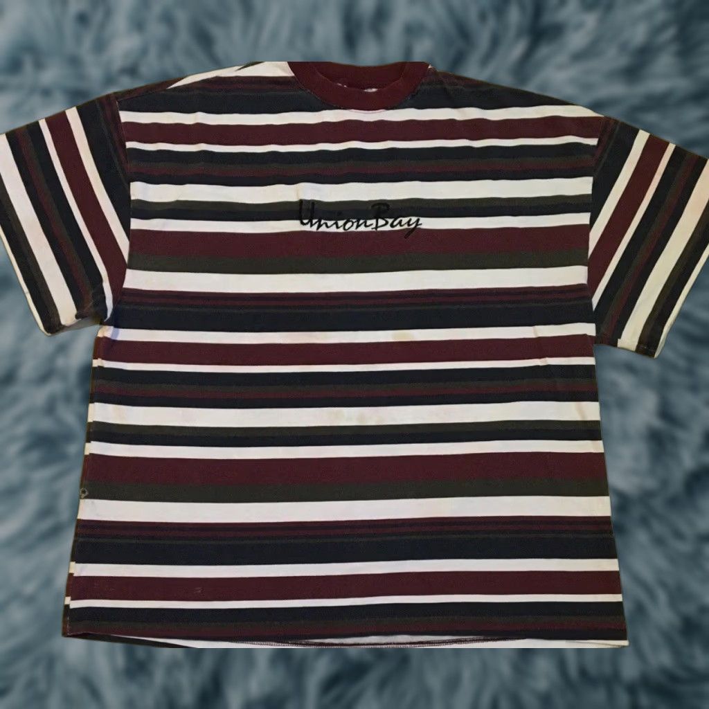 Vintage VINTAGE Union Bay Shirt L Red Short Sleeve Crew Neck Graphic Tee 90s Vaporwave Grunge Beach Ocean California USA Size US L / EU 52-54 / 3 - 1 Thumbnail