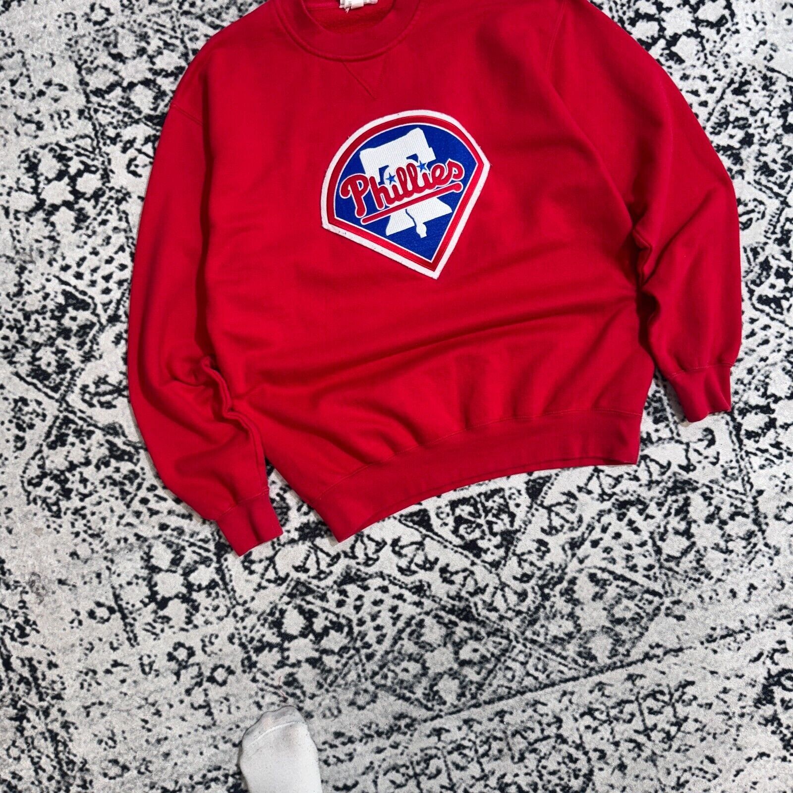 Majestic × Vintage Majestic Red Cotton Crewneck Size L Philadelphia Phillies Size US L / EU 52-54 / 3 - 3 Thumbnail
