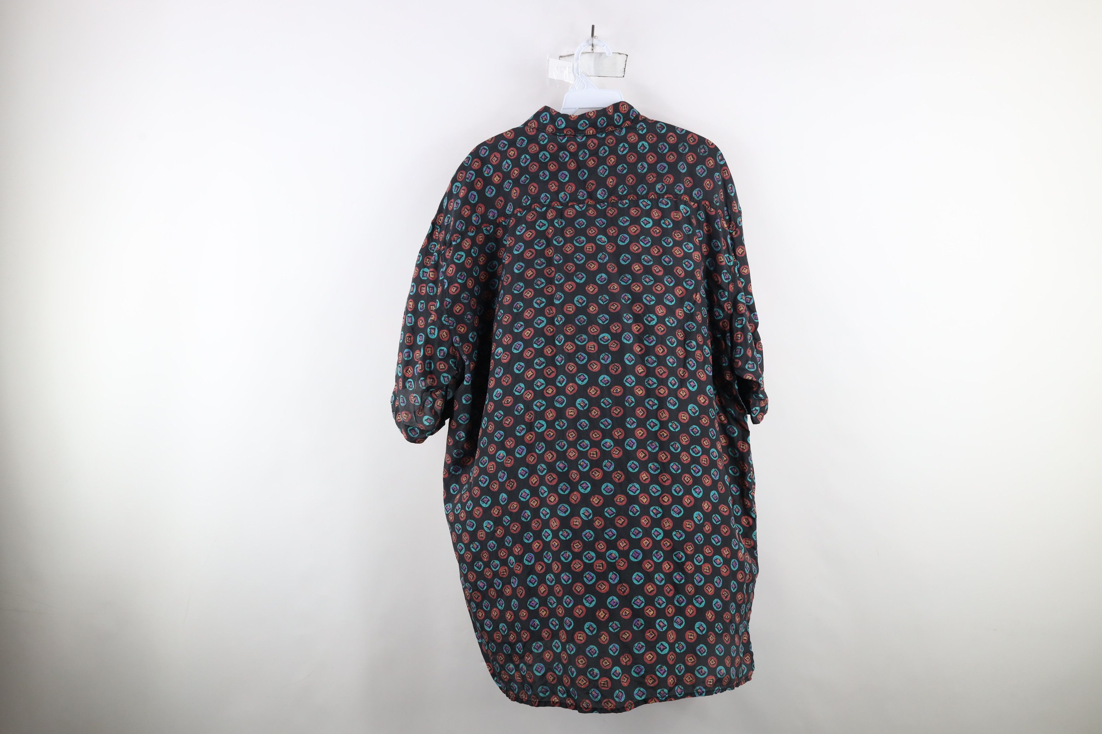 Vintage Vintage 90s Streetwear Geometric Silk Collared Button Shirt Size US XL / EU 56 / 4 - 8 Thumbnail
