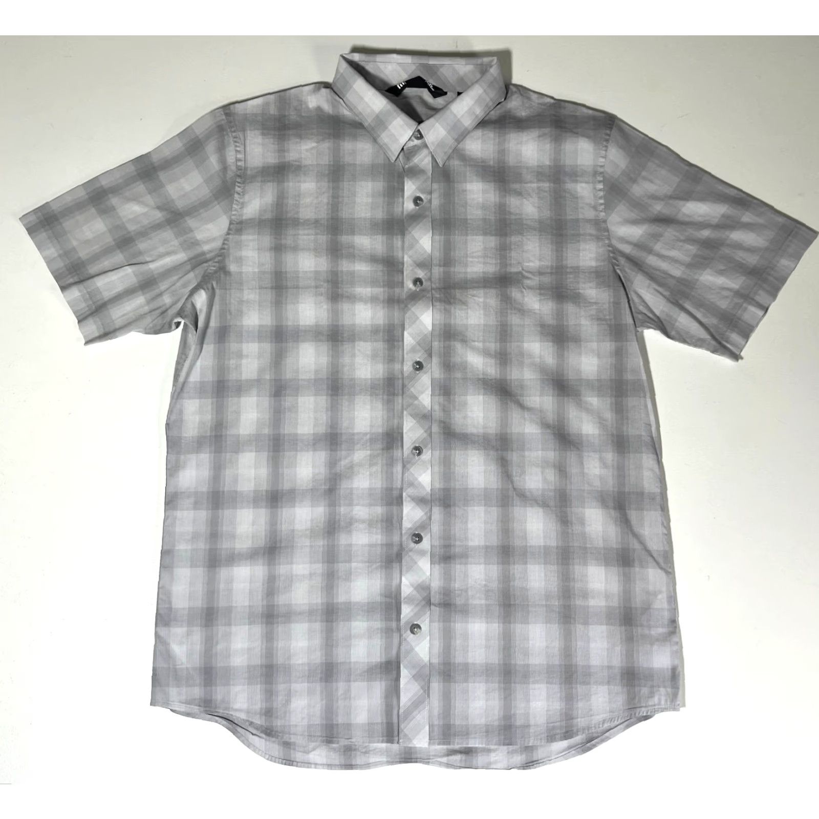 TravisMathew Travis Mathew Men's Cash or Check Short Sleeve Button-Up Shirt Plaid Sz L Size US L / EU 52-54 / 3 - 5 Thumbnail
