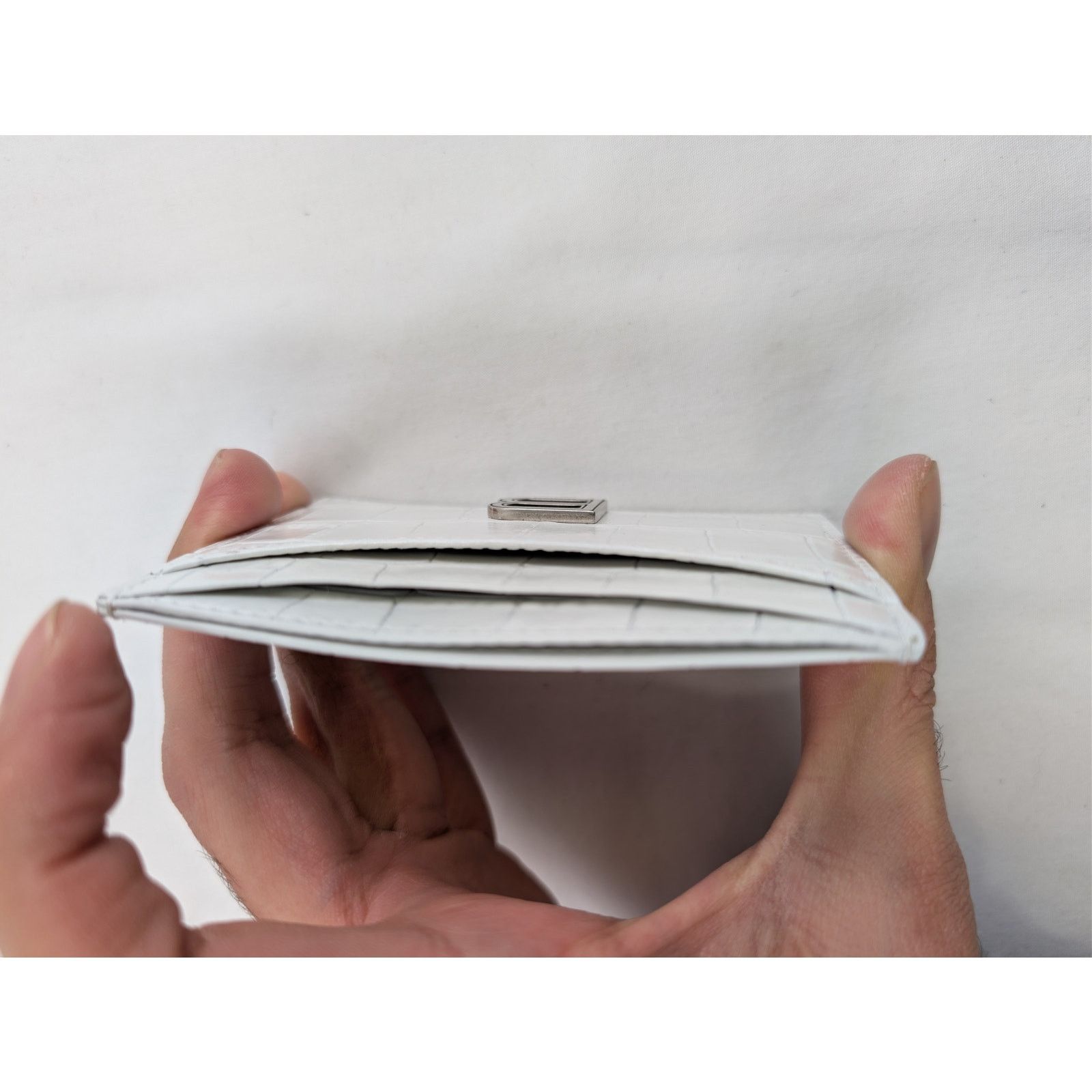 Balenciaga o1rshd1 Size: OS / Shiny Embossed Croc Hourglass Card Holder Size ONE SIZE - 8 Thumbnail