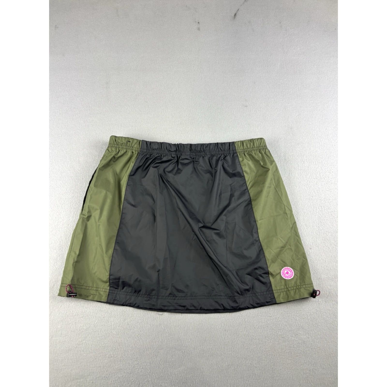 Nike Nike Icon Clash Colorblock Skirt Short Mini Women XL Color Green Drawstring Waist Pockets Logo Casual Beach Sports Outdoor Regular Size 36" / US 14 / IT 50 - 3 Thumbnail