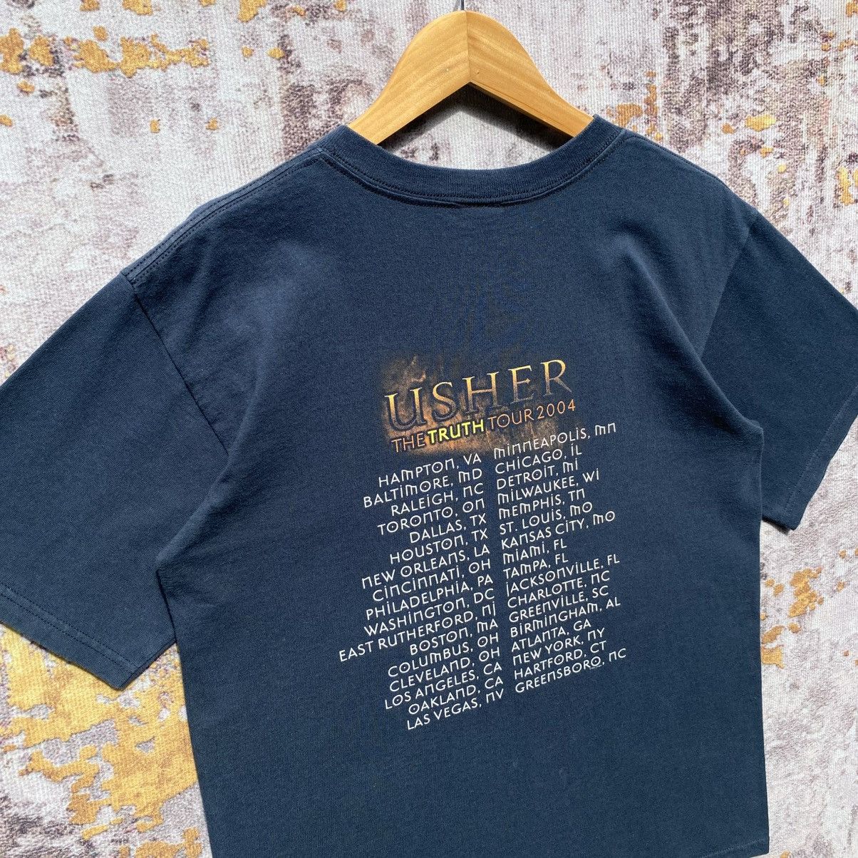 Rap Tees Vintage y2k Usher The Truth Tour 2004 Shirt Size US M / EU 48-50 / 2 - 6 Thumbnail