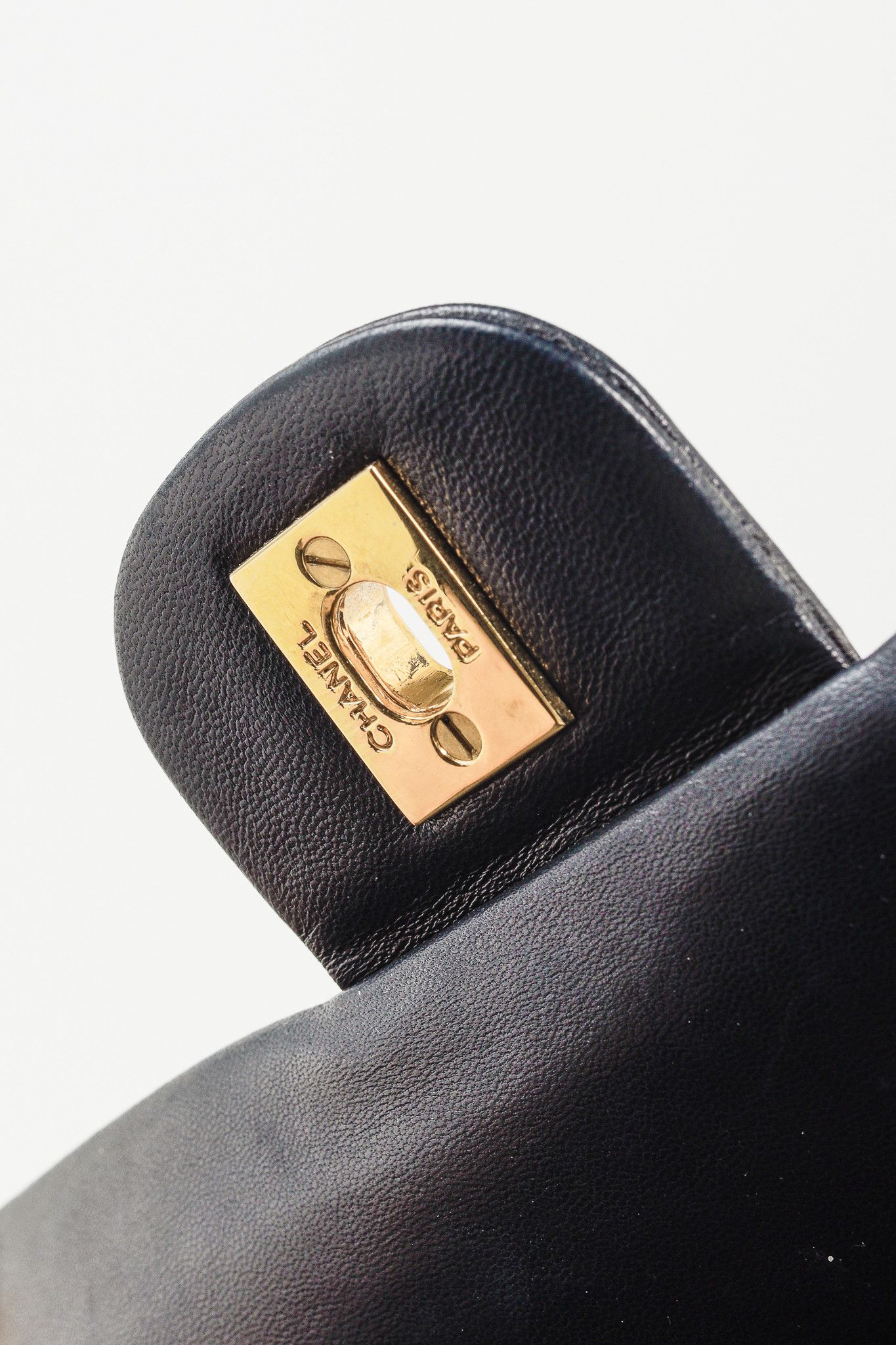 Chanel Chanel Lambskin Classic Medium Double Flap Shoulder Bag Size ONE SIZE - 11 Thumbnail