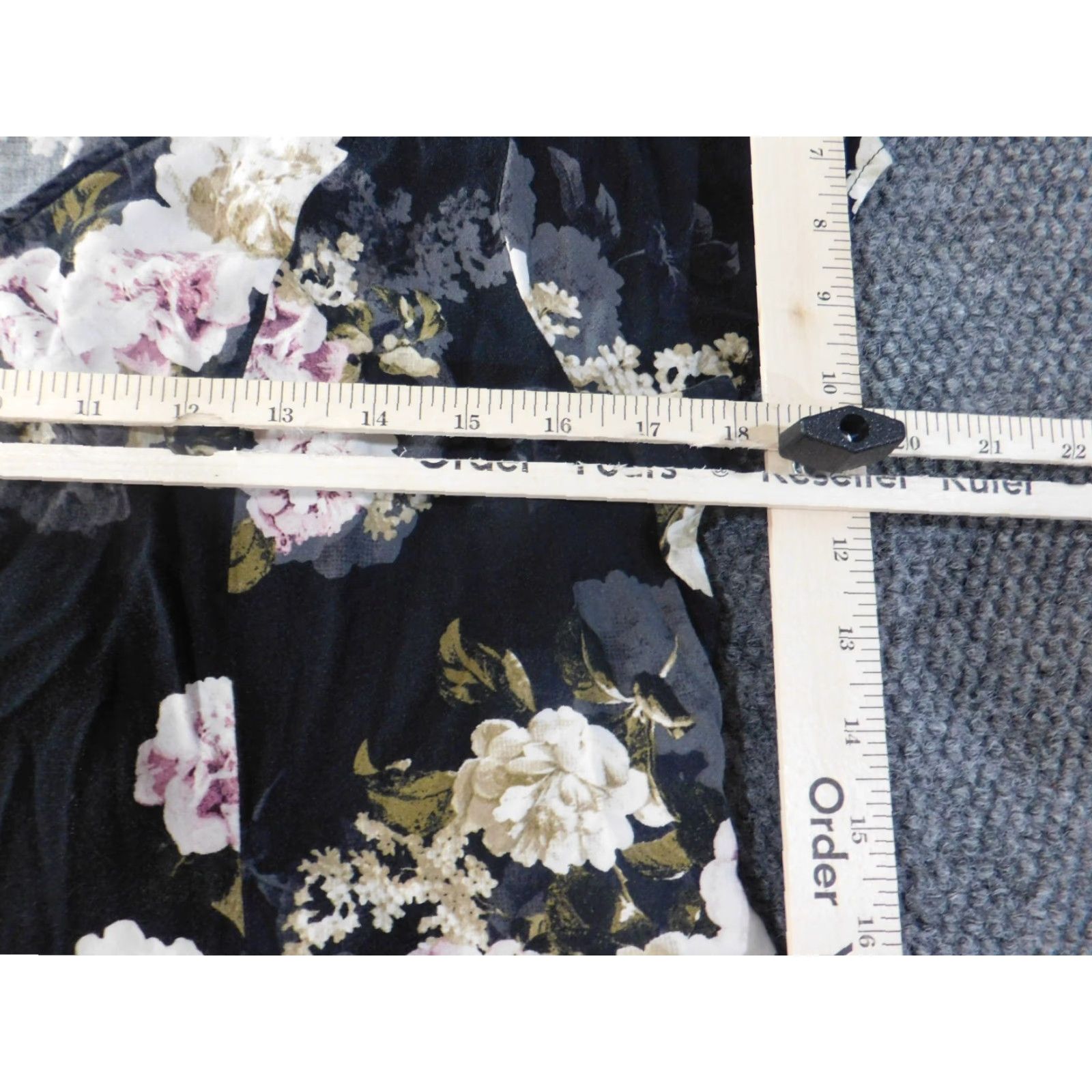 Torrid Torrid Blouse Shirt Womens 1X Black Round Neck Short Sleeve Button Up Rayon Spandex Knit Classic Casual Size XL / US 12-14 / IT 48-50 - 7 Thumbnail