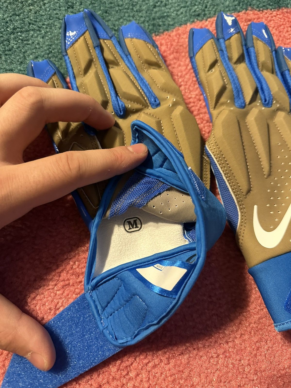 Nike × Off-White Off White x Nike D-Tack Football Gloves Size ONE SIZE - 5 Thumbnail