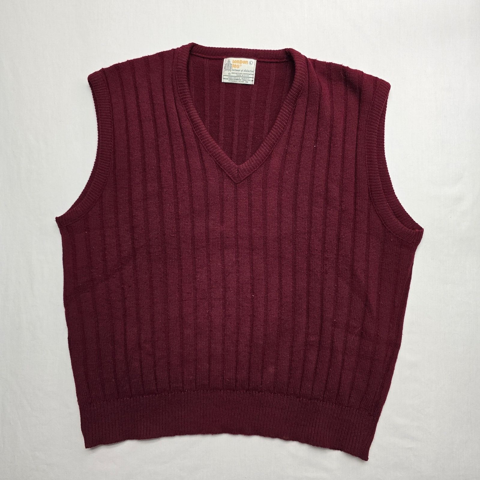 London Fog × Vintage Vintage London Fog Sweater Vest Large V Neck Acrylic Maroon Size US L / EU 52-54 / 3 - 1 Thumbnail