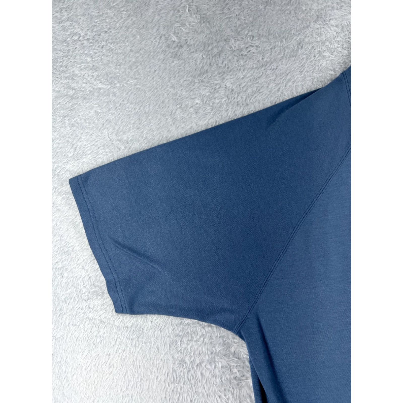 The North Face The North Face Shirt Men XL Blue Short Sleeve V-Neck Vaporwick Polyester Logo All Seasons Breathable Mens Size US XL / EU 56 / 4 - 3 Thumbnail