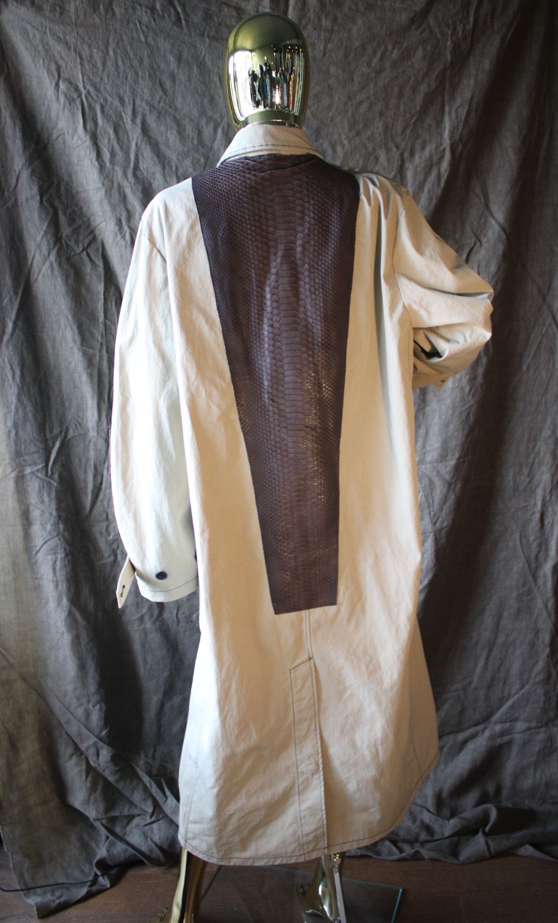 Other Custom-made Beige coat with real snake skin addition Size US L / EU 52-54 / 3 - 9 Thumbnail
