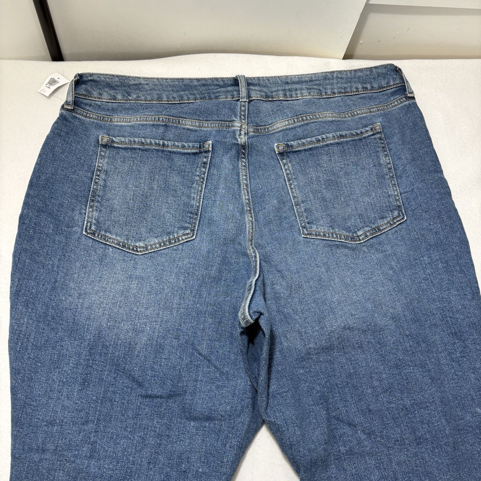 Old Navy Old Navy 20 High Rise Curvy O.G. Straight Ripped Jeans Size 42" / US 20 - 8 Thumbnail