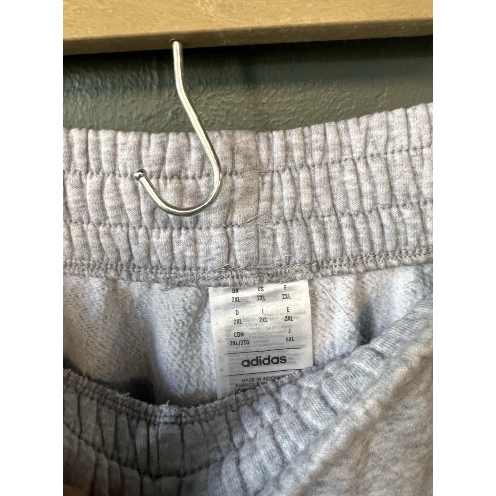 Adidas Adidas Mens Gray Cargo Sweatshorts Pull On w/ Drawstring 2XL Regular Men Gray Cargo Sweatshorts Adidas Mens 2XL Size ONE SIZE - 3 Thumbnail