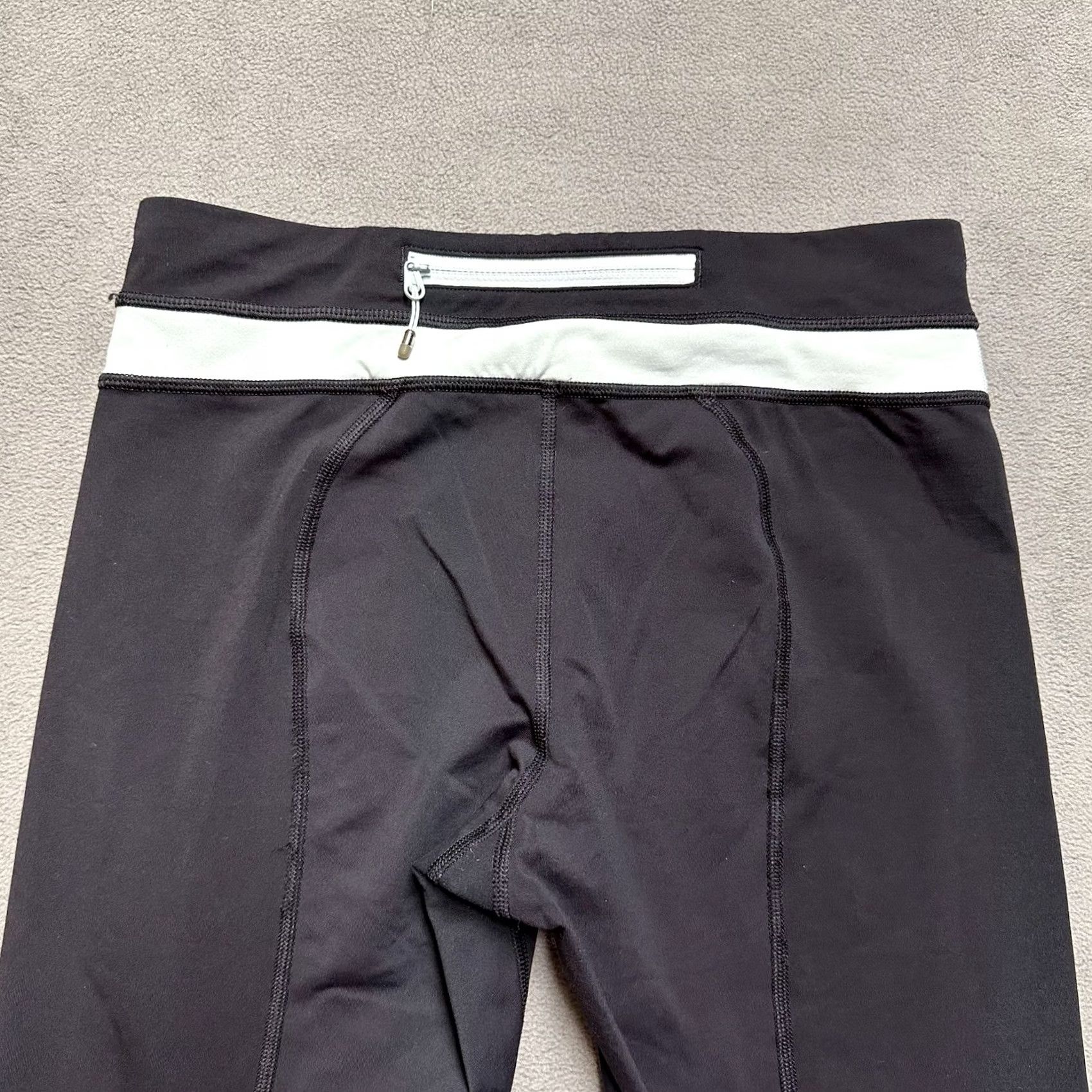 Lululemon Lululemon Leggings Womens 6 Black Mint Running Workout Crop Size 28" / US 6 / IT 42 - 3 Thumbnail