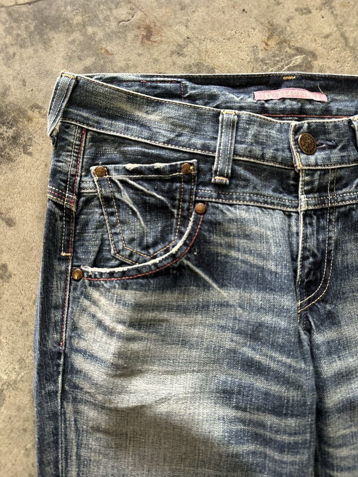 Levi's Levis Lady Style Mudwash Bootcut Flared Jeans Size 32" / US 10 / IT 46 - 3 Thumbnail