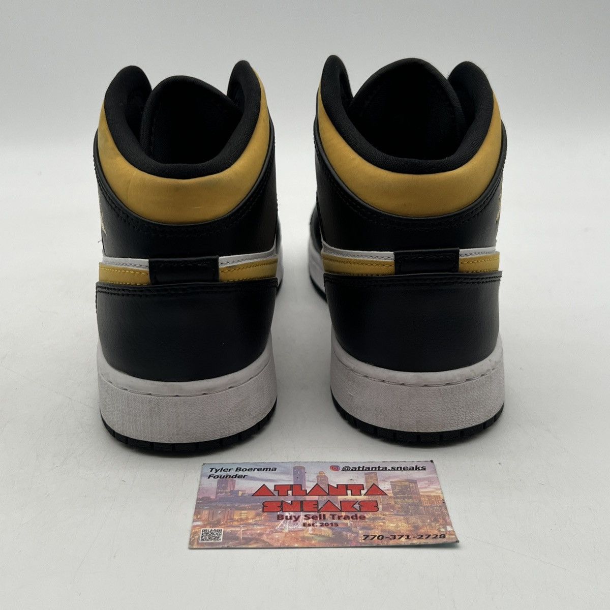 Nike Air Jordan 1 mid black university gold Size US 7 / EU 40 - 3 Thumbnail