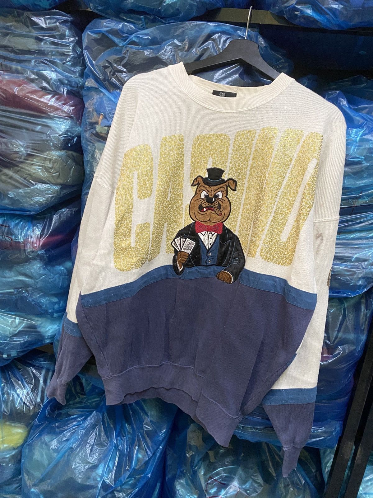 Majestic Vintage Majestic Casino Bulldog Graphic Sweatshirt Size 48 Size US M / EU 48-50 / 2 - 2 Thumbnail