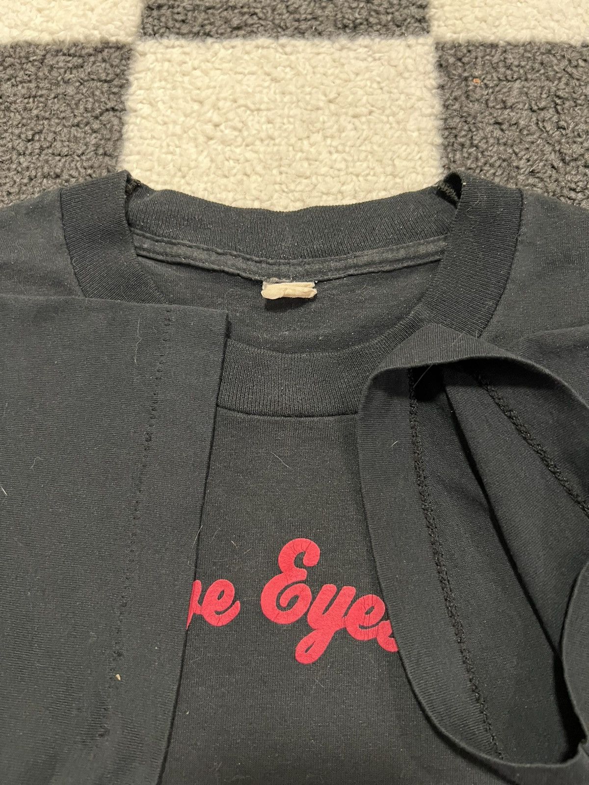 Vintage Vintage 90's "Pink Flamingos" Eyes for you Tee Size US L / EU 52-54 / 3 - 3 Thumbnail