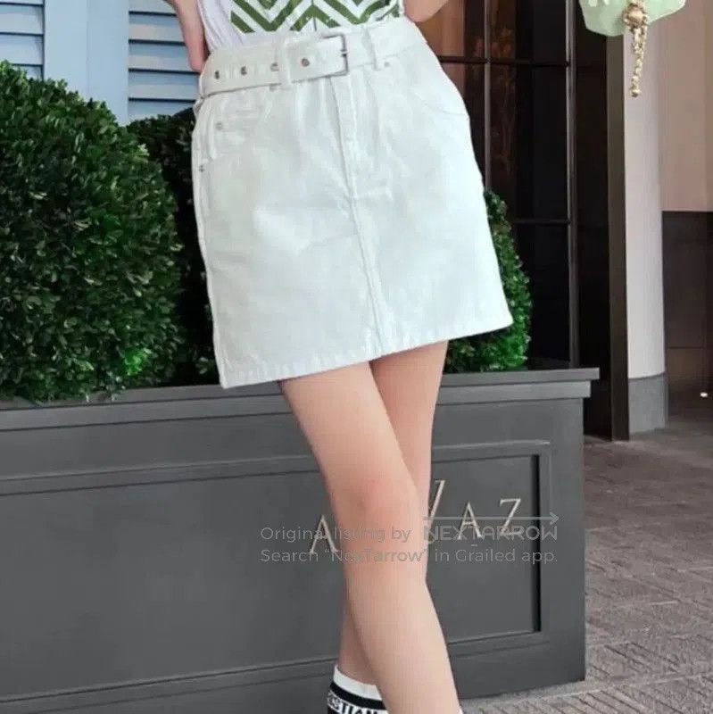 Dior Dior Women's White Cotton Shorts . Size 27" / US 4 / IT 40 - 4 Thumbnail