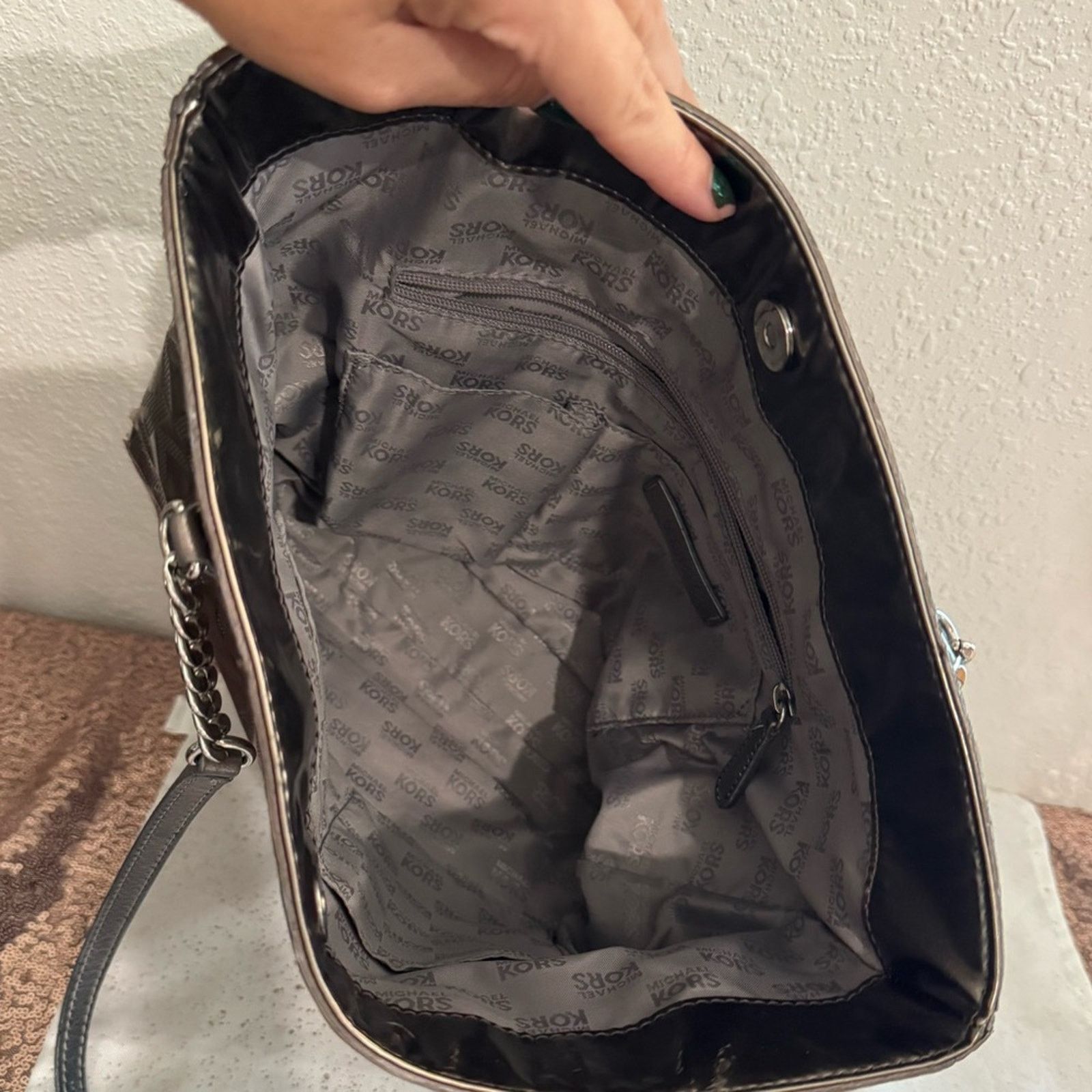Michael Kors MICHAEL KORS 🩶 Monogrammed Metallic Tote with Silver Chains Size ONE SIZE - 12 Thumbnail