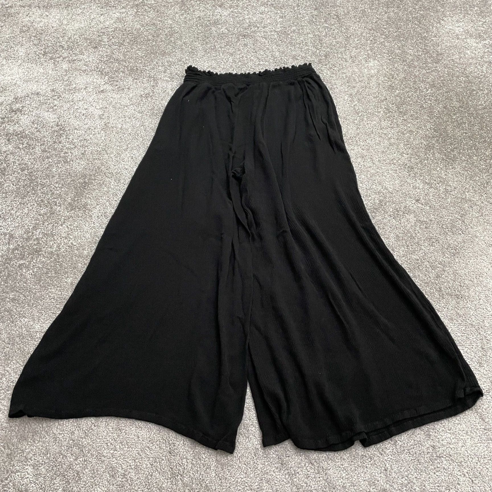 Forever 21 FOREVER 21 + Wide Flare Cropped Pants Women Plus 1X Black Elastic Waist Pull On Casual 28 Inseam 25 In Knit Rayon Flared Pant Size 40" / US 18 - 2 Thumbnail