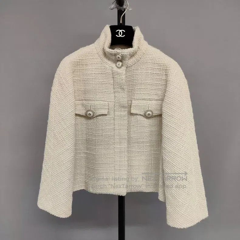 Chanel Chanel Small fragrance-style jacket Size XXS / US 00 / IT 34 - 1 Thumbnail