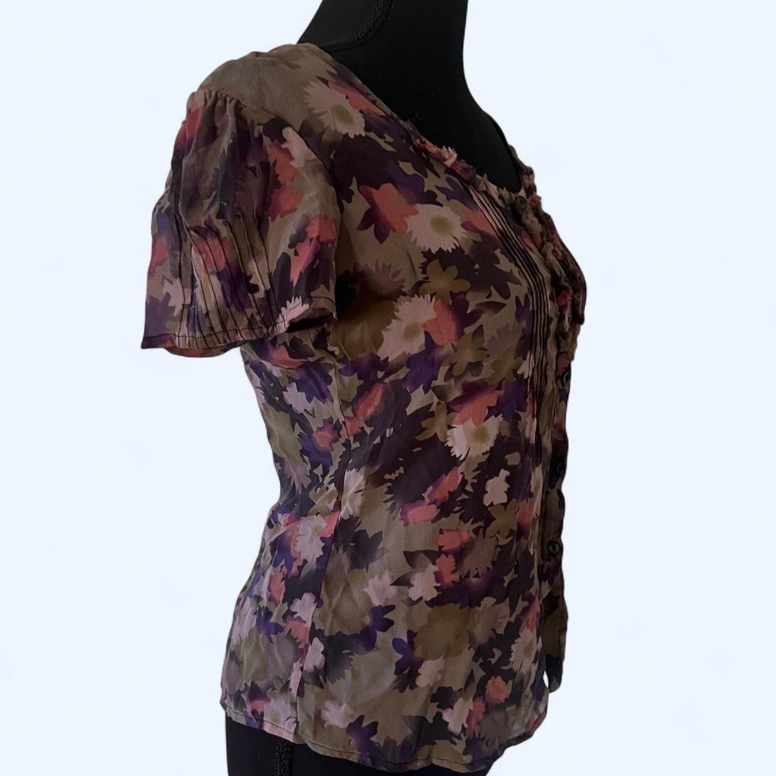 Urban Outfitters Kimchi Blue Urban Outfitters floral top Size S / US 4 / IT 40 - 3 Thumbnail