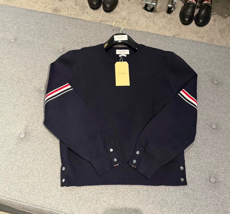 Thom Browne Thom Browne Classic double-sleeved knitted shirt Sweater 2 Size US XL / EU 56 / 4 - 3 Thumbnail