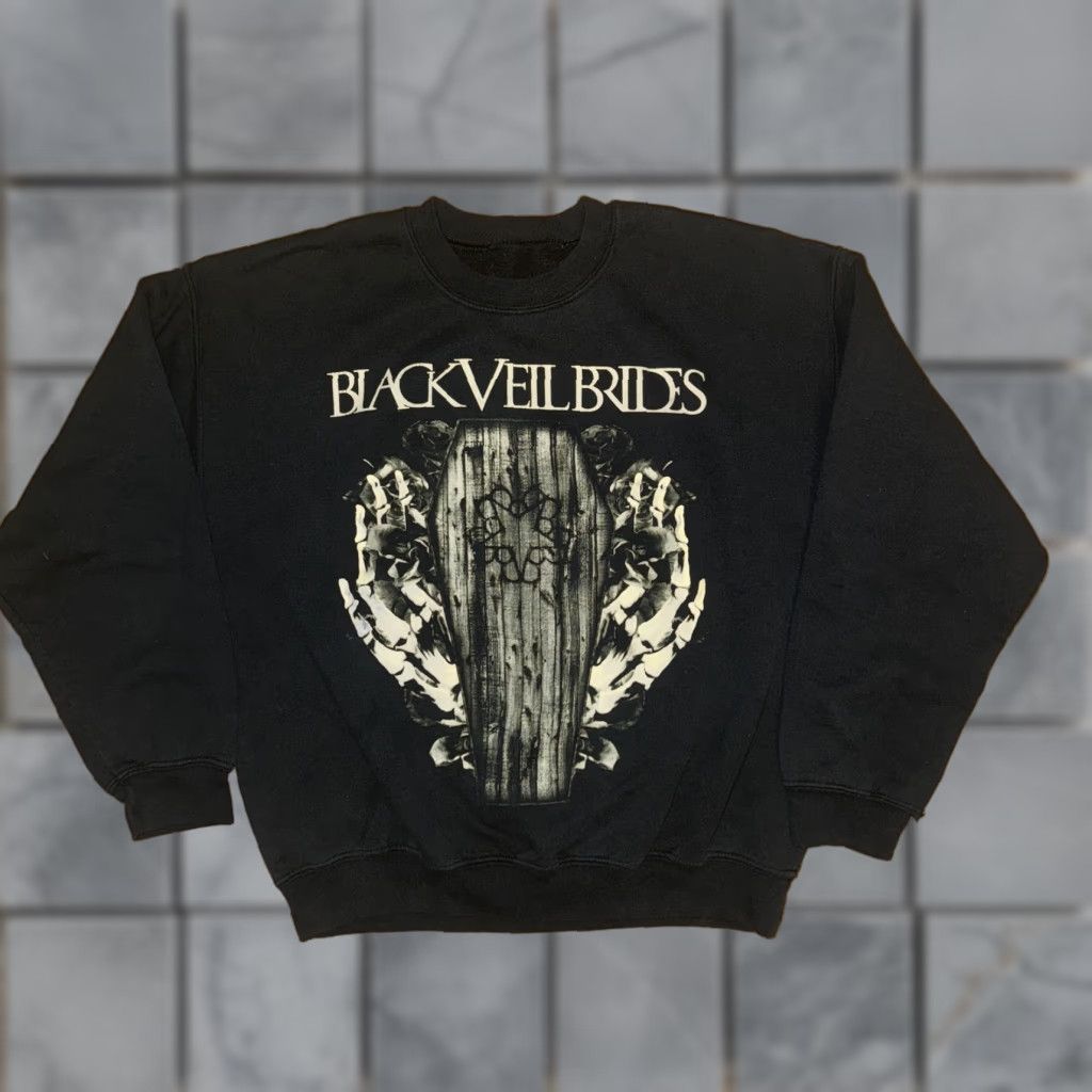 Vintage VINTAGE Black Veil Brides Crewneck Sweatshirt Black 22x25 Medium Size US M / EU 48-50 / 2 - 1 Thumbnail