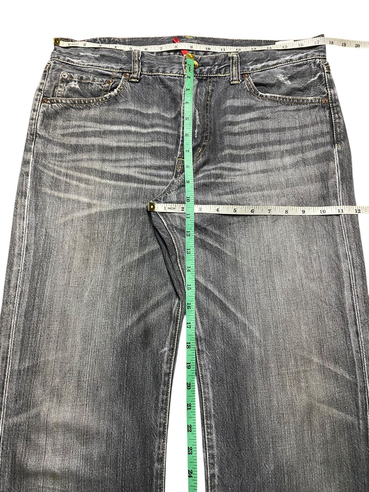 Japanese Brand Vintage Japanese Brand Uniqlo S002 Faded Wash Straight Fit Size US 35 - 13 Thumbnail