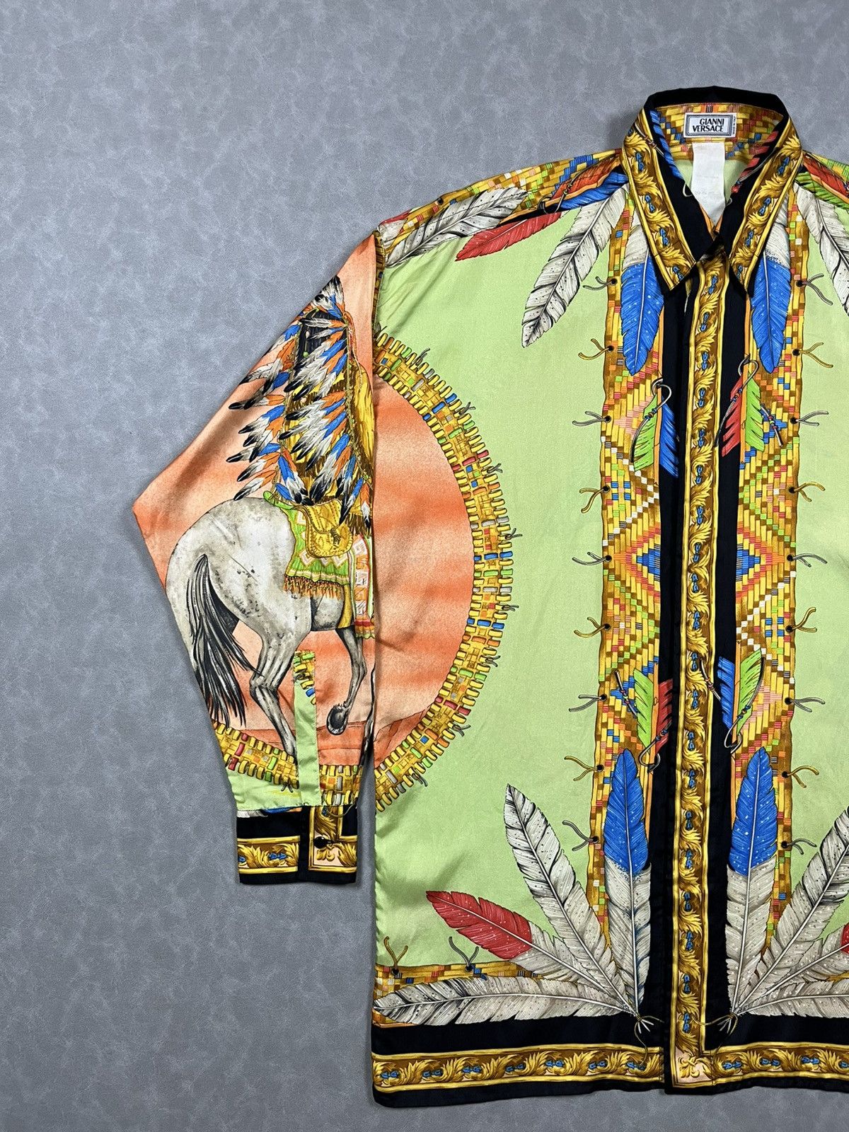 Versace 90s Gianni versace NATIVE AMERICAN silk Size US L / EU 52-54 / 3 - 4 Thumbnail