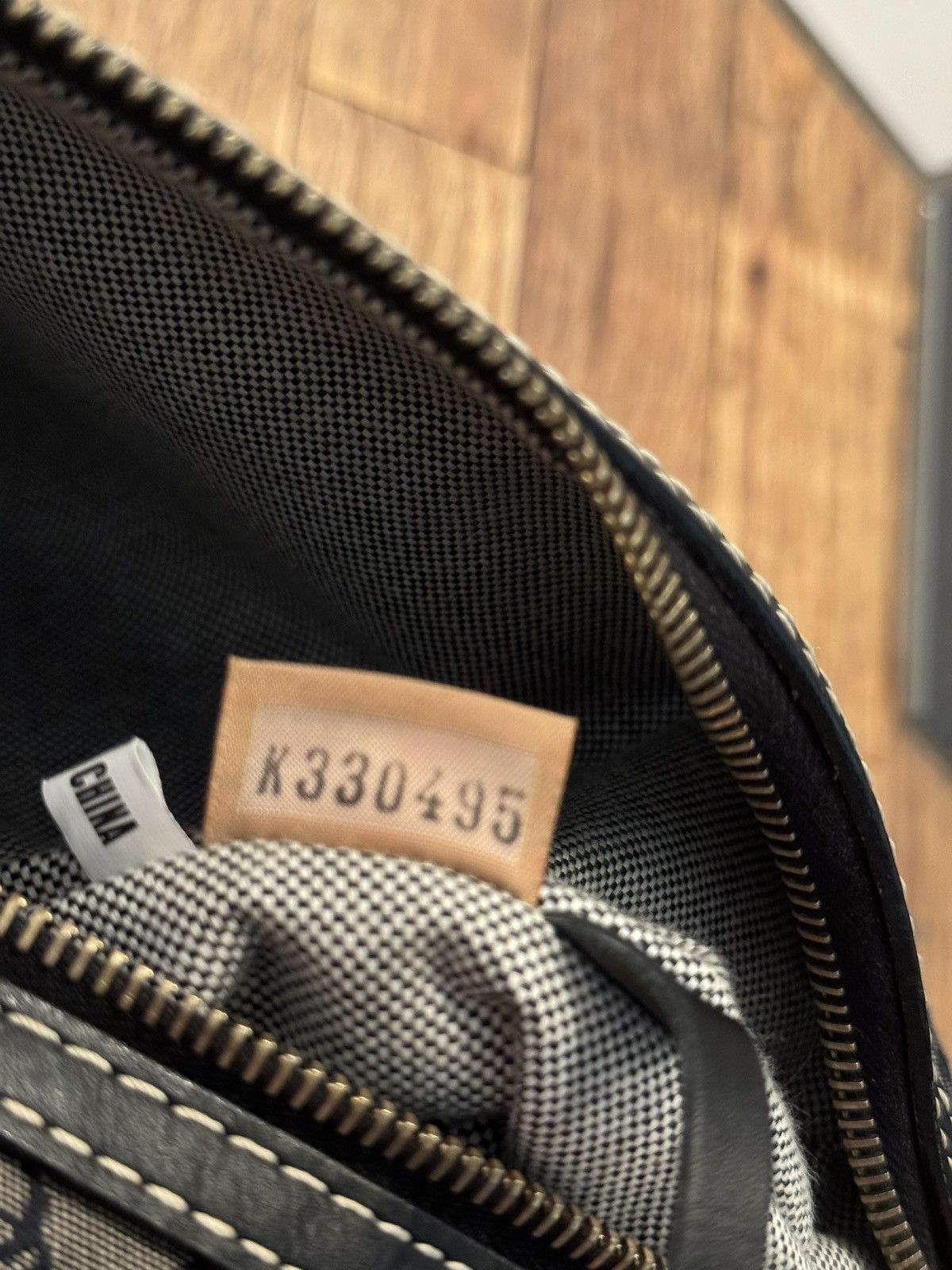 Dooney & Bourke Vtg Dooney & Bourke Signature Canvas Leather Shoulder Bag Size ONE SIZE - 9 Thumbnail