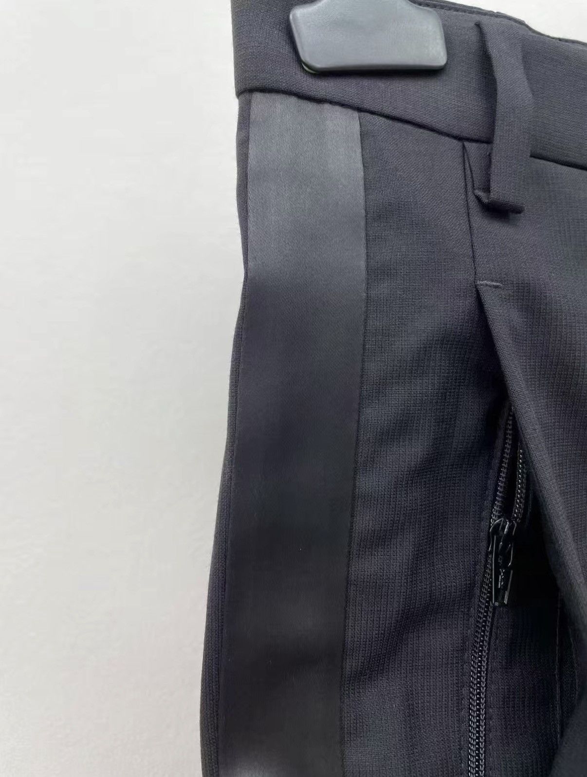Neil Barrett Neil Barrett Wool Ribbon Cropped Casual Pants J30 Size US 34 / EU 50 - 3 Thumbnail