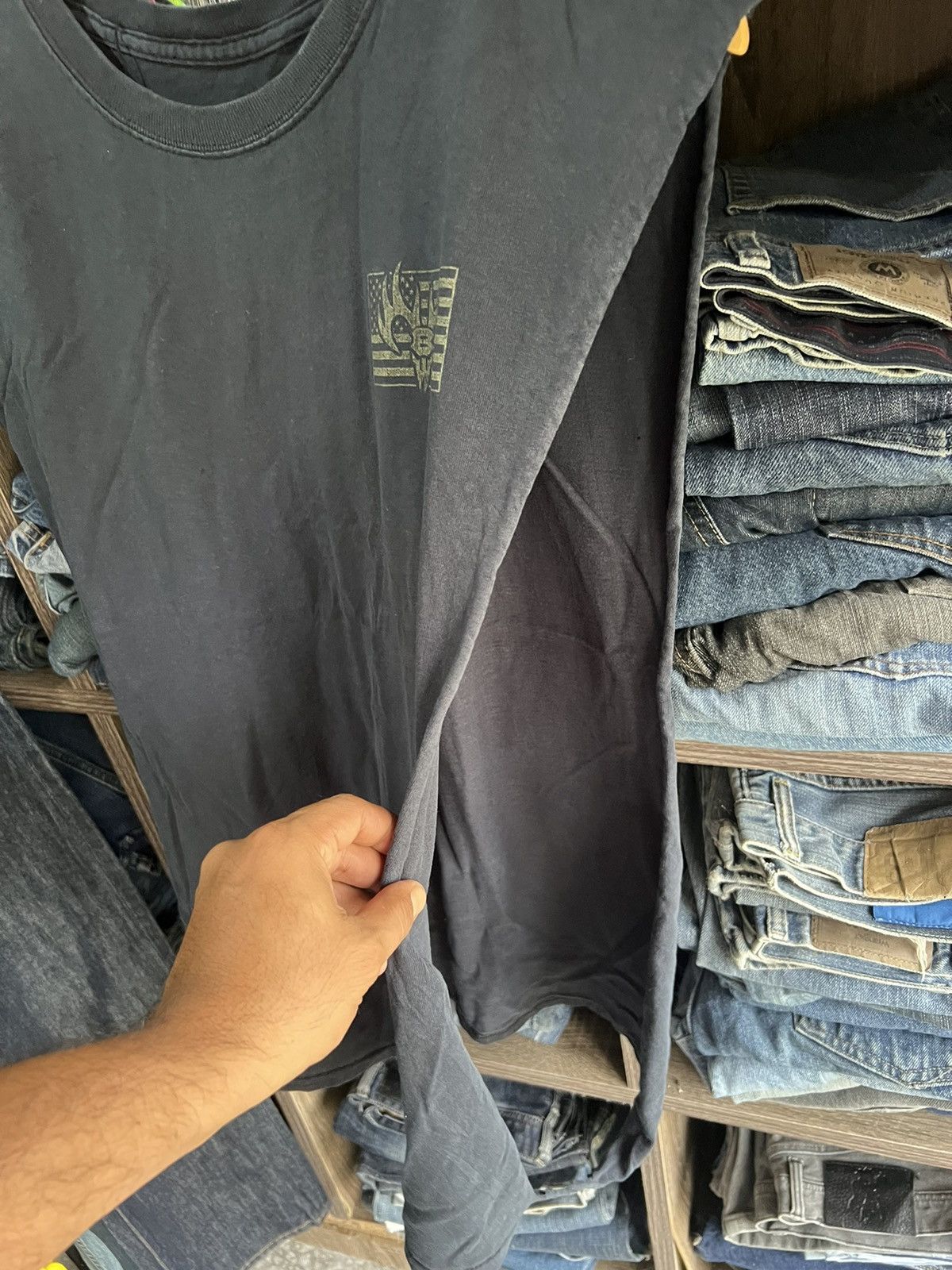 Other 🔥Distressed Live Free And Hunt Hard Sleeveless Size US L / EU 52-54 / 3 - 9 Thumbnail