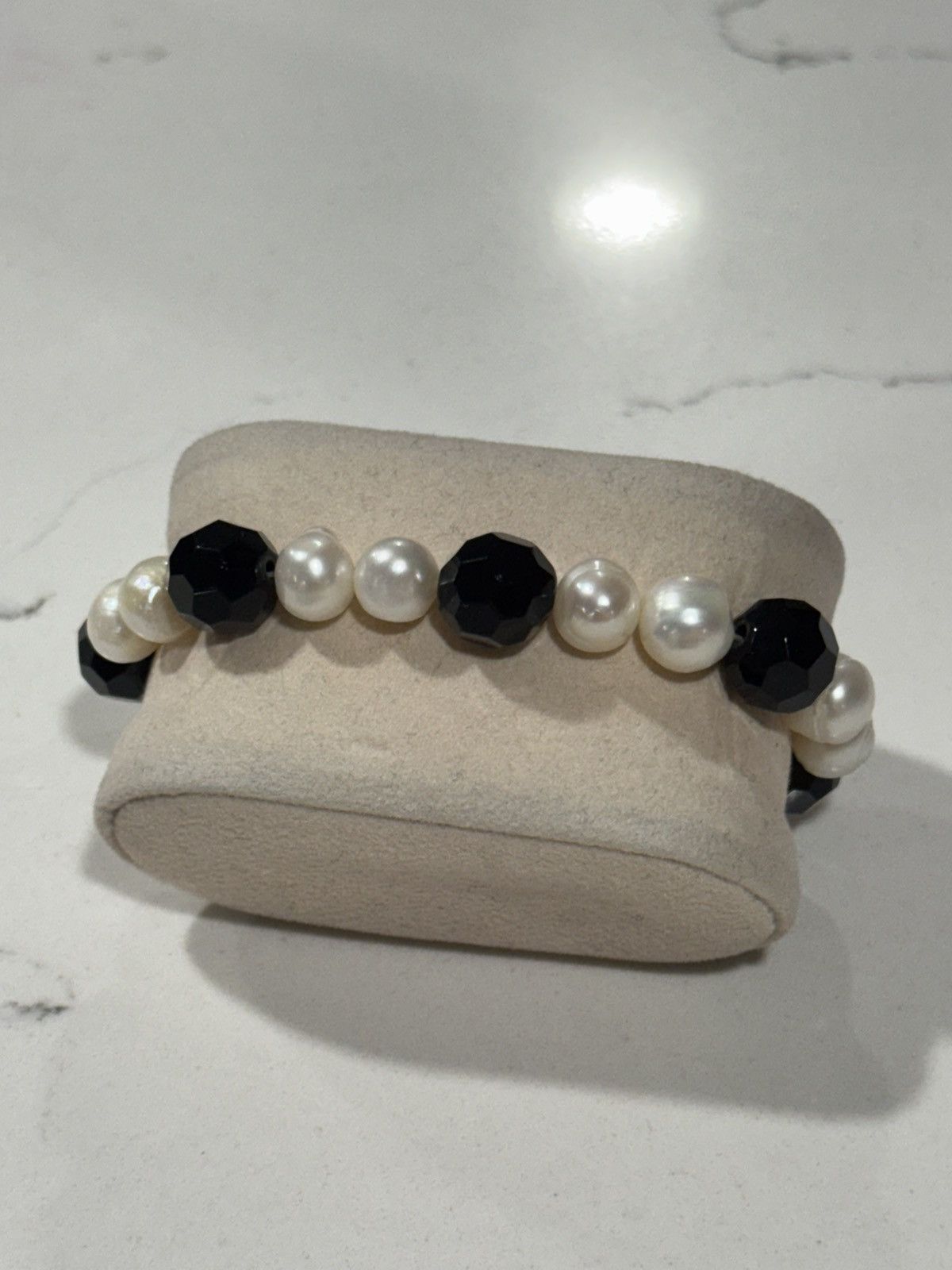 Jewelry Vintage Style Black Onyx & Pearl Beaded Statement Bracelet Size ONE SIZE - 1 Thumbnail