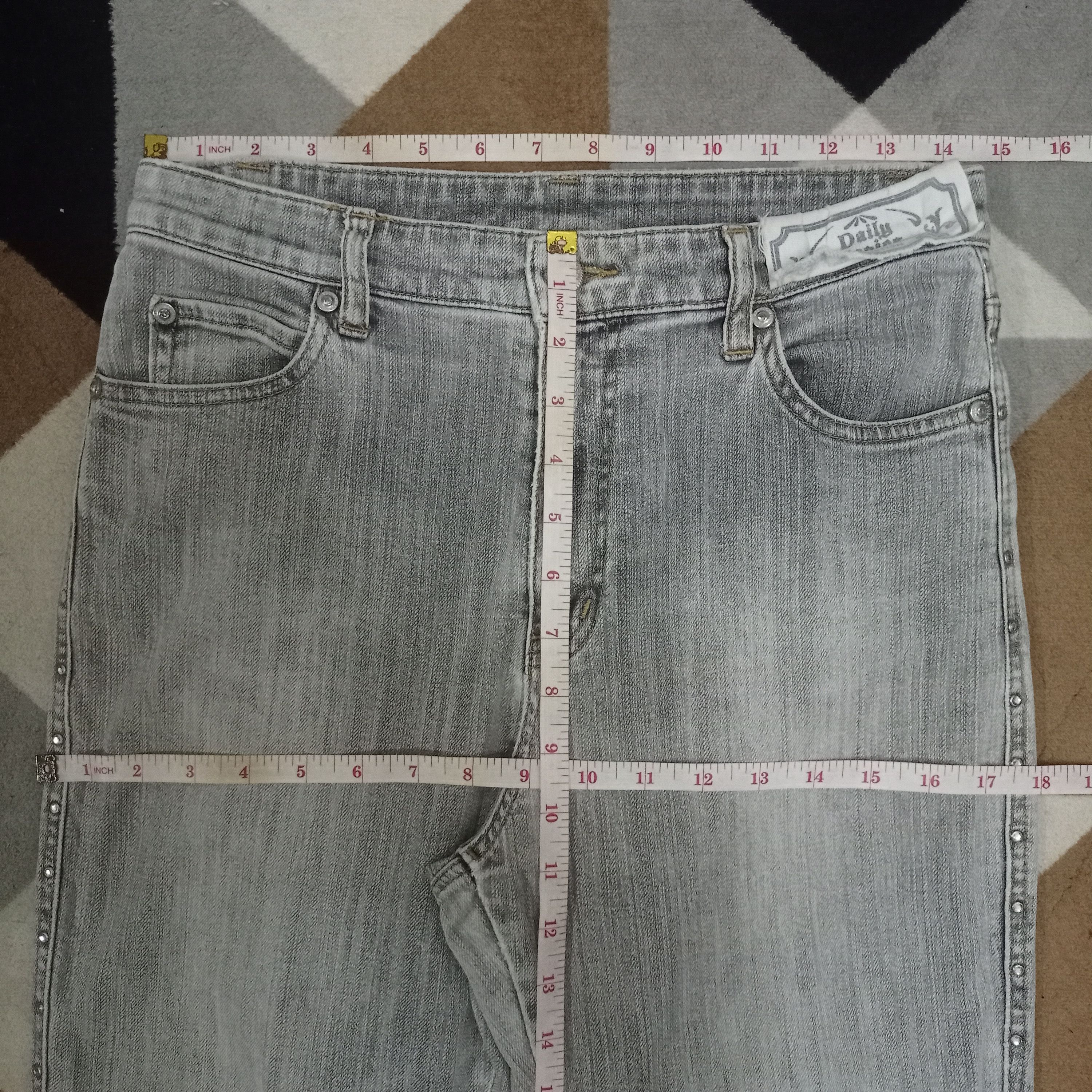 Japanese Brand Vintage Japanese Brand Grey Distressed Stud Loose Jeans Size US 29 - 8 Thumbnail
