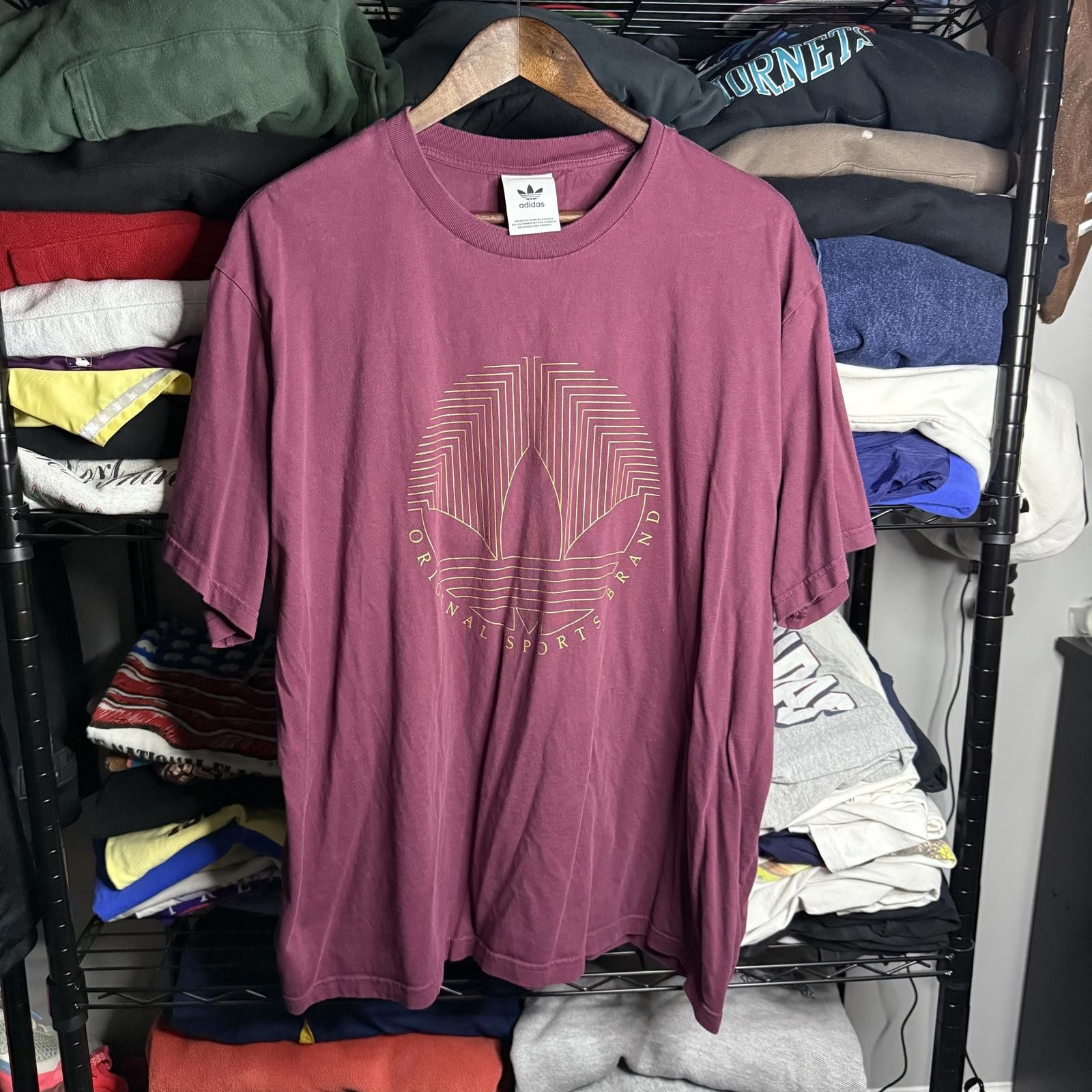 Adidas Adidas Vintage Graphic Tee - Maroon Size US XL / EU 56 / 4 - 1 Thumbnail