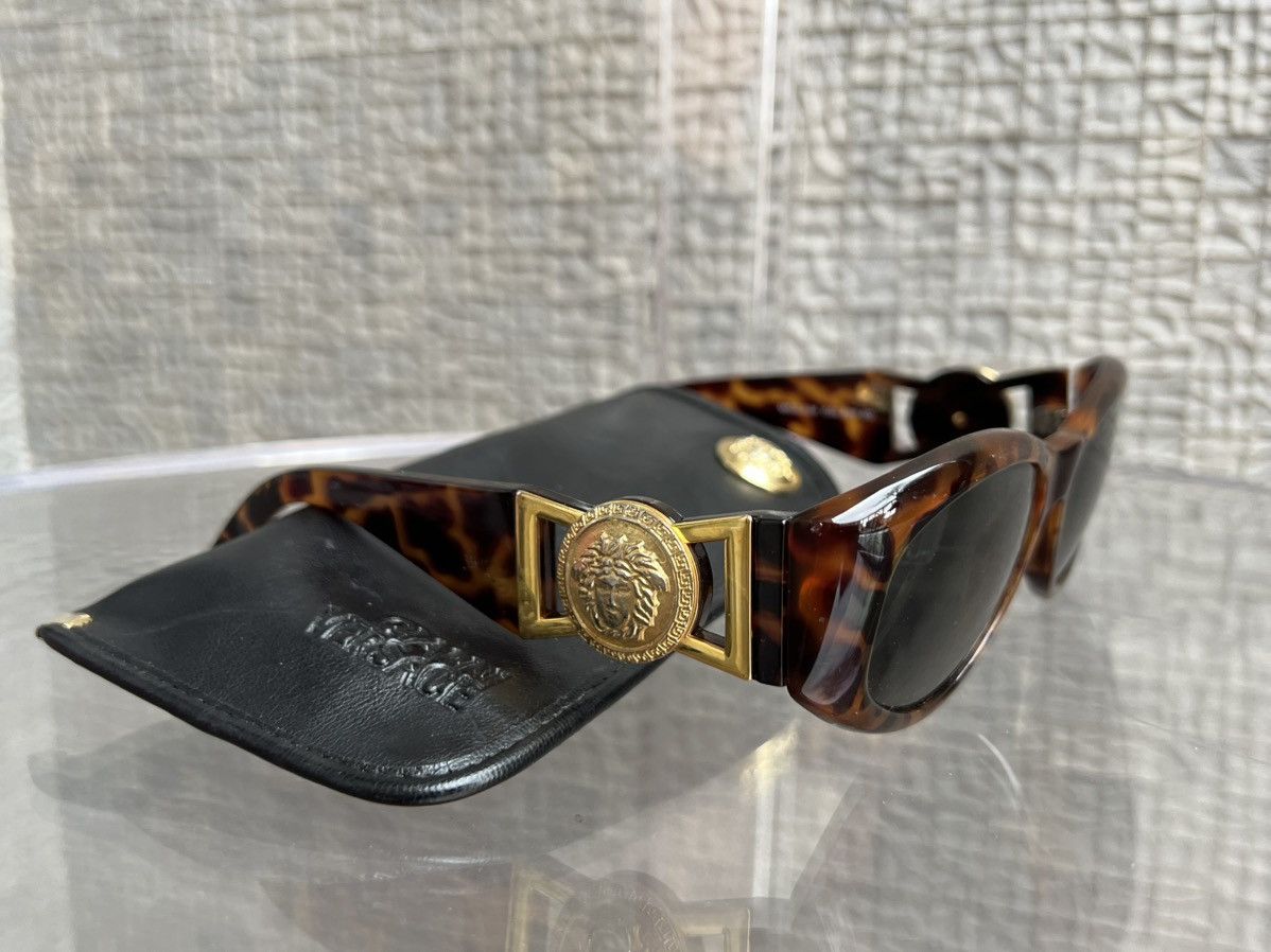Versace Gianni Versace Medusa Logo Biggie Cat-Eye Sunglasses Unisex Size ONE SIZE - 1 Thumbnail
