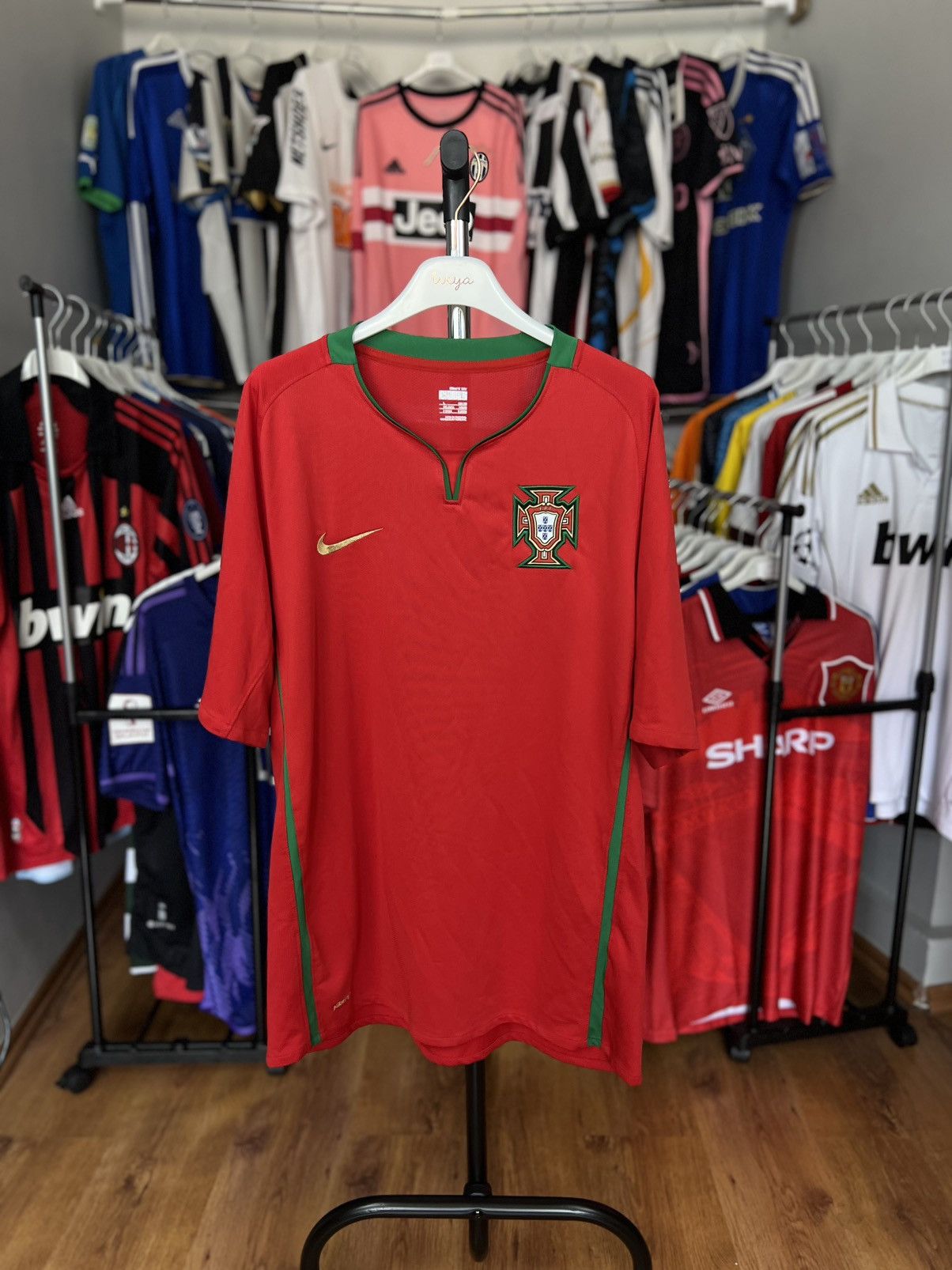 Nike Soccer Jersey Nike Portugal 2008/10 Vintage Shirt Size US L / EU 52-54 / 3 - 1 Thumbnail