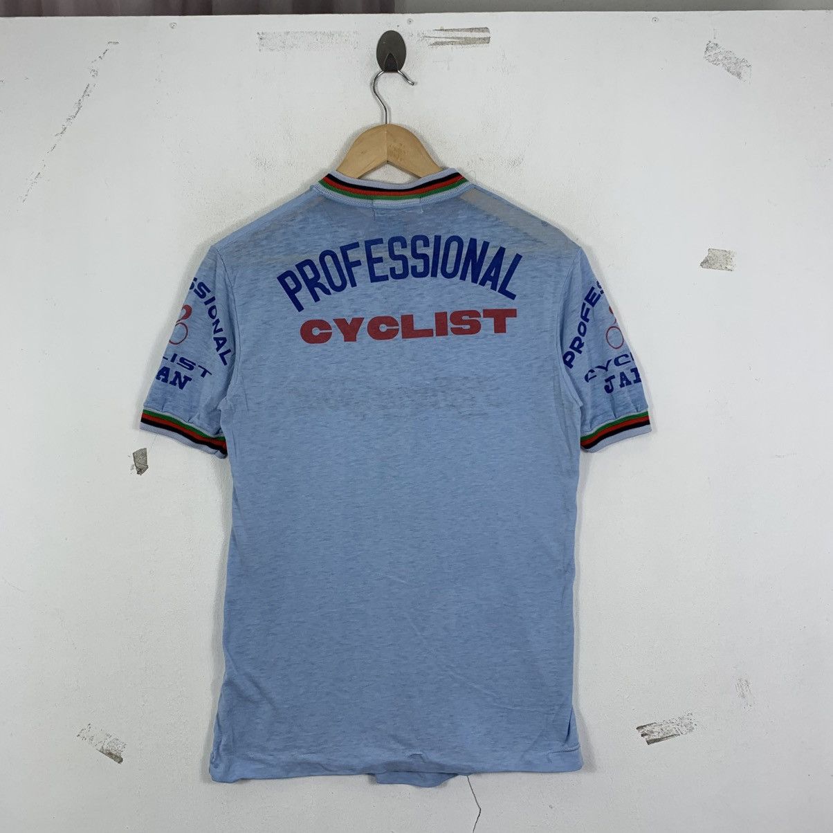 Japanese Brand Vintage PROFESSIONAL CYCLIST JAPAN Cycling Jersey Tshirt Size US S / EU 44-46 / 1 - 5 Thumbnail