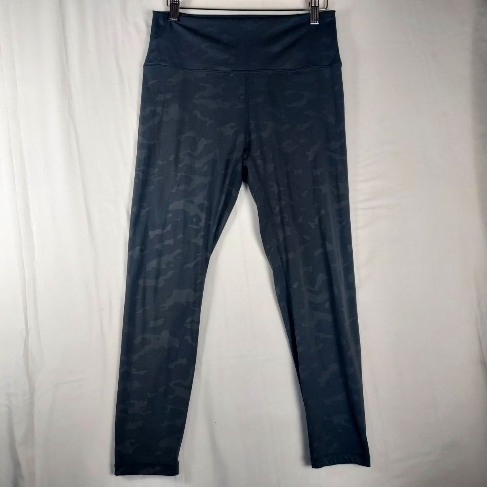 Vintage VINTAGE Zyia Active Blue Camo Leggings Women’s 8 Skinny Waist-High Compression Yoga Gym Workout Women Size 30" / US 8 / IT 44 - 2 Thumbnail