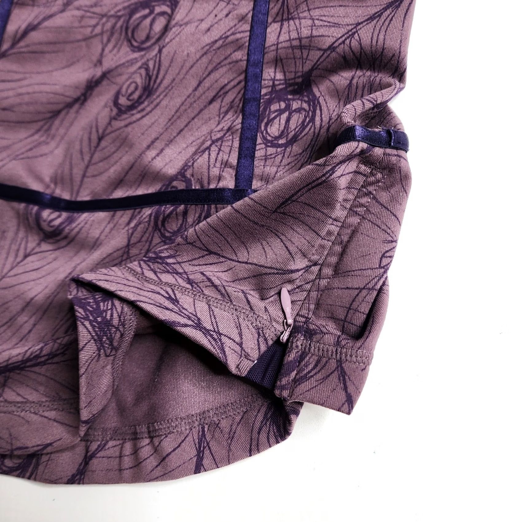 Lululemon Lululemon Sirsa Tank Purple Peacock Racerback Size 6 Built-In Bra Women Activewear Shirt Size ONE SIZE - 7 Thumbnail