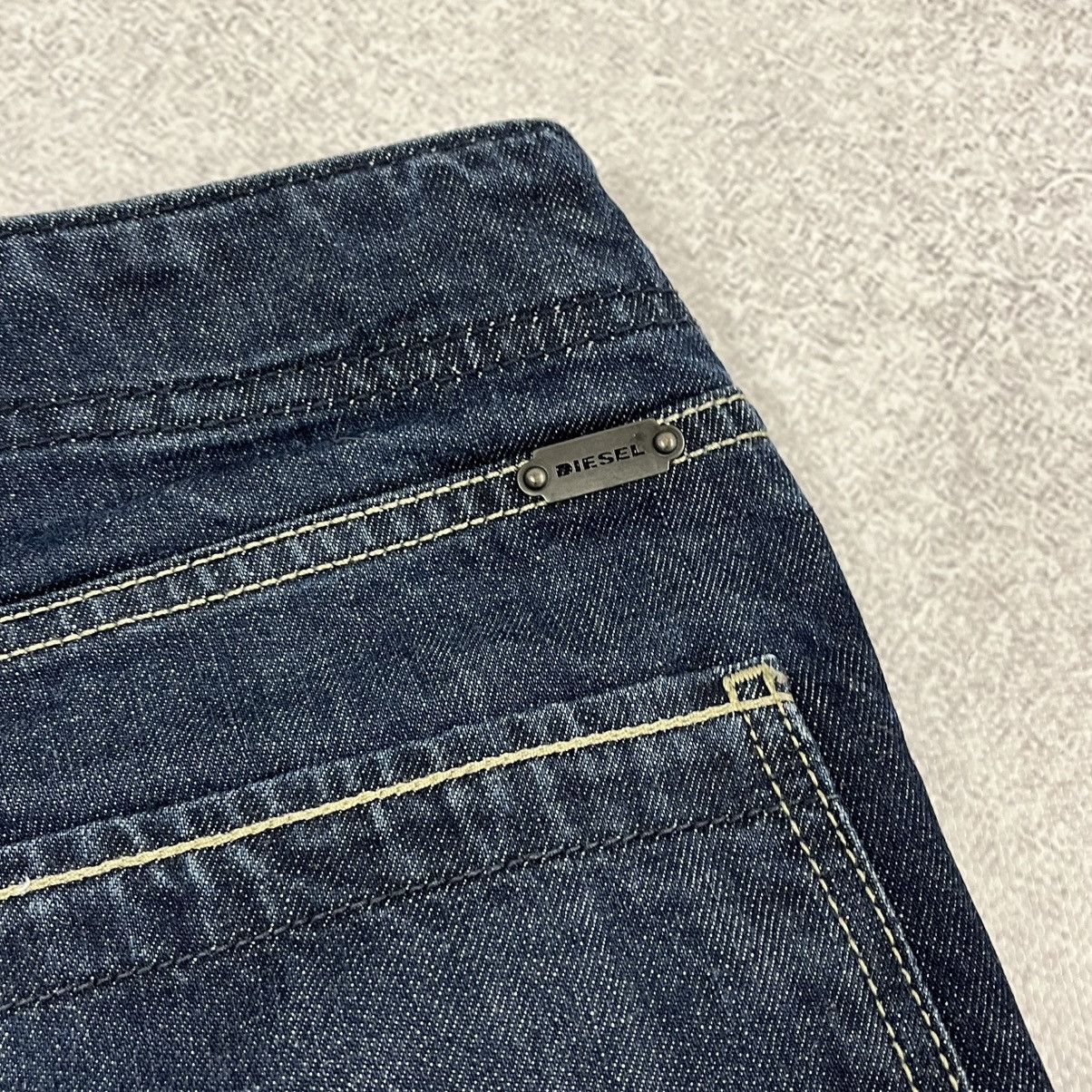 Diesel Diesel Fraceex Denim jeans Dark wash straight regular leg Size US 32 / EU 48 - 13 Thumbnail